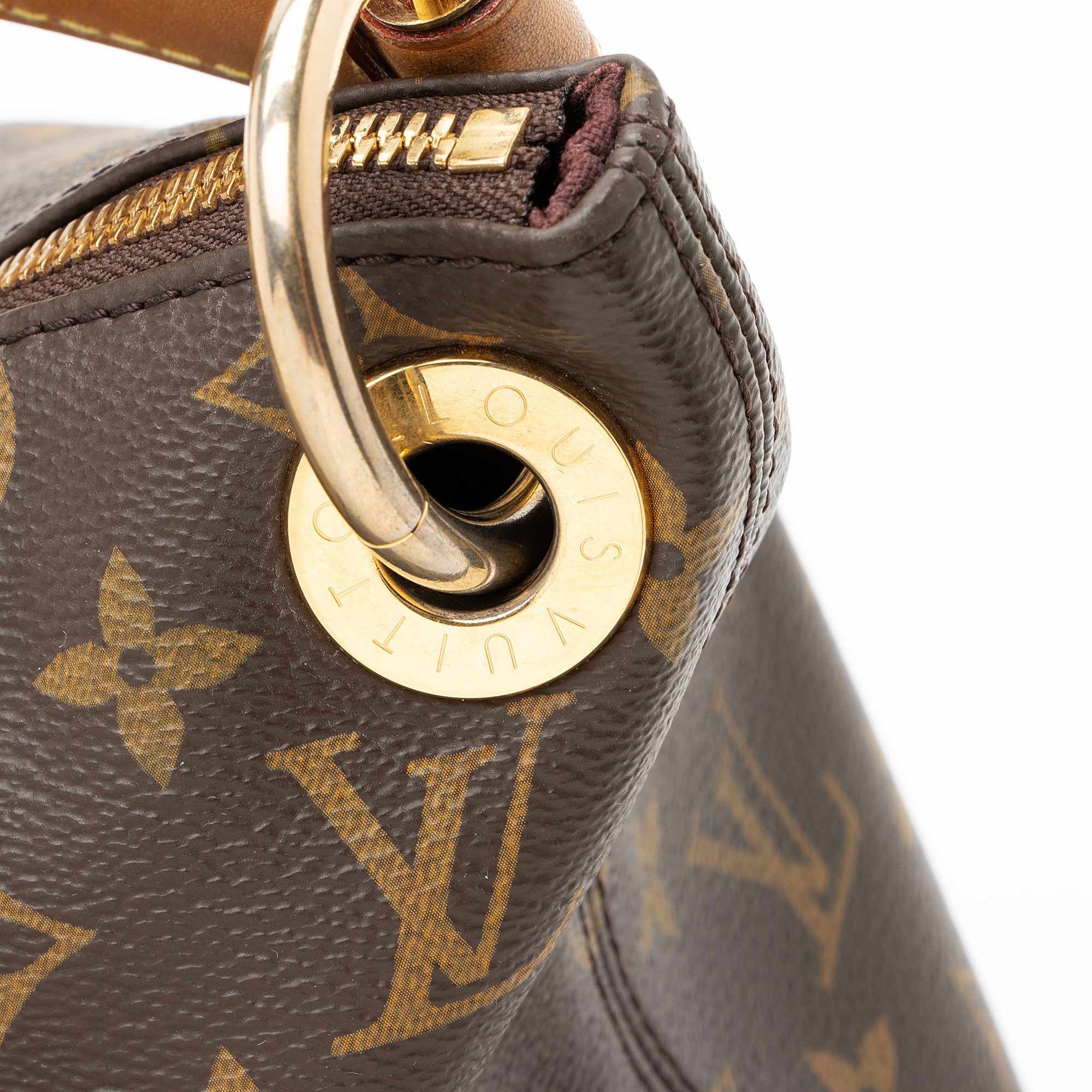 Louis Vuitton Monogram Canvas Berri MM Shoulder Bag