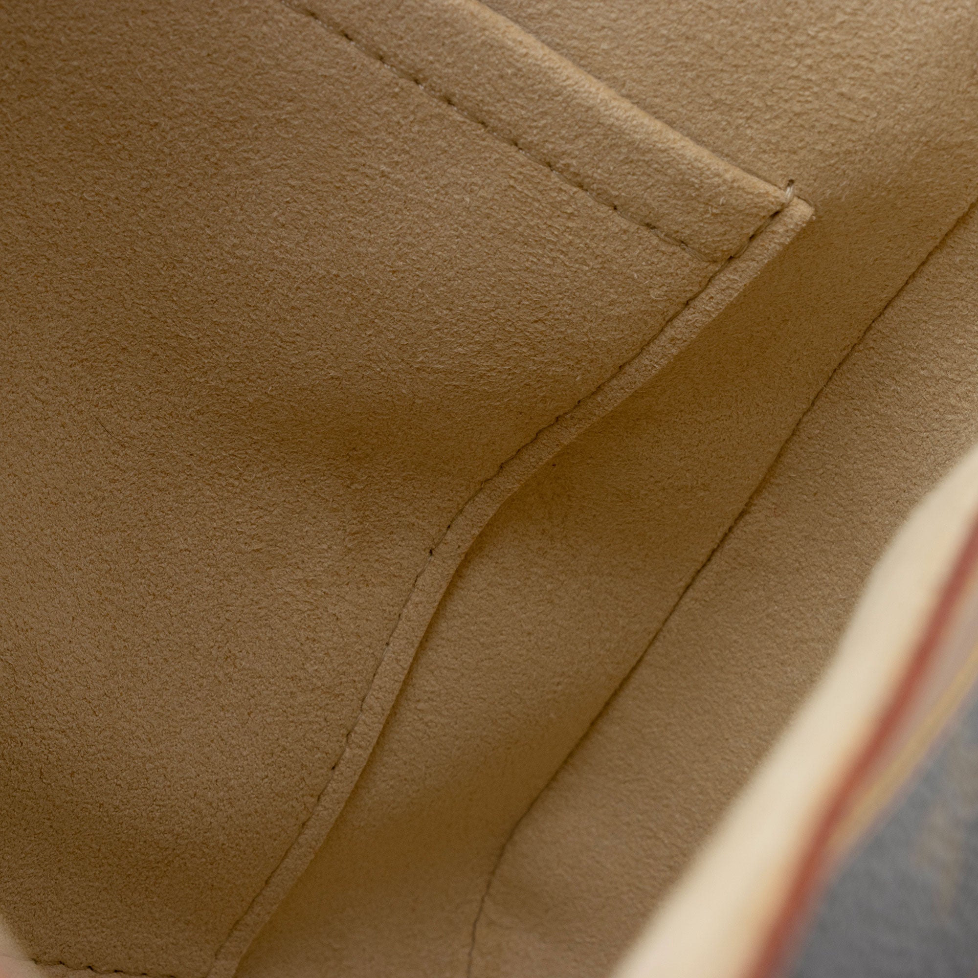 Louis Vuitton Monogram Canvas Beverly MM Shoulder Bag (SHF-xwX6MJ)