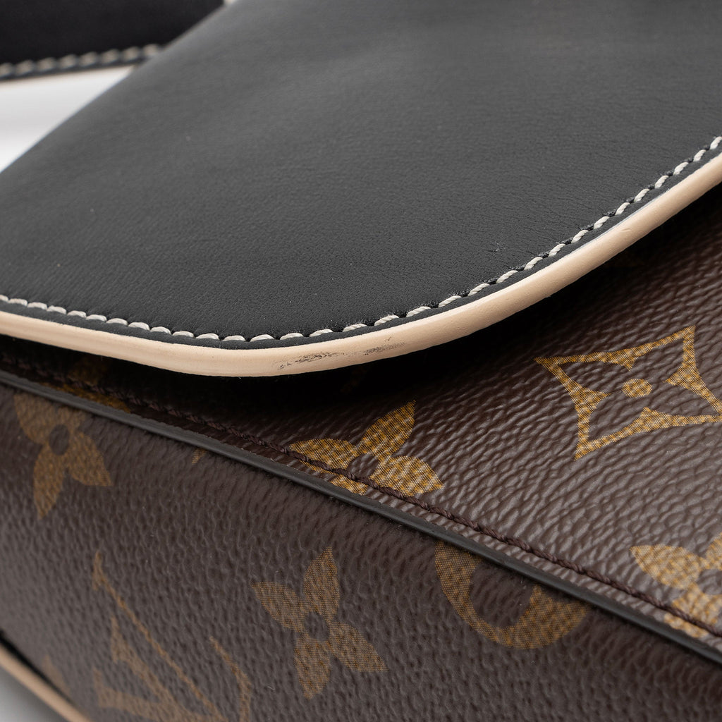Louis Vuitton Monogram Canvas Chain It PM Shoulder Bag - FINAL SALE (SHF-Cs01bC)