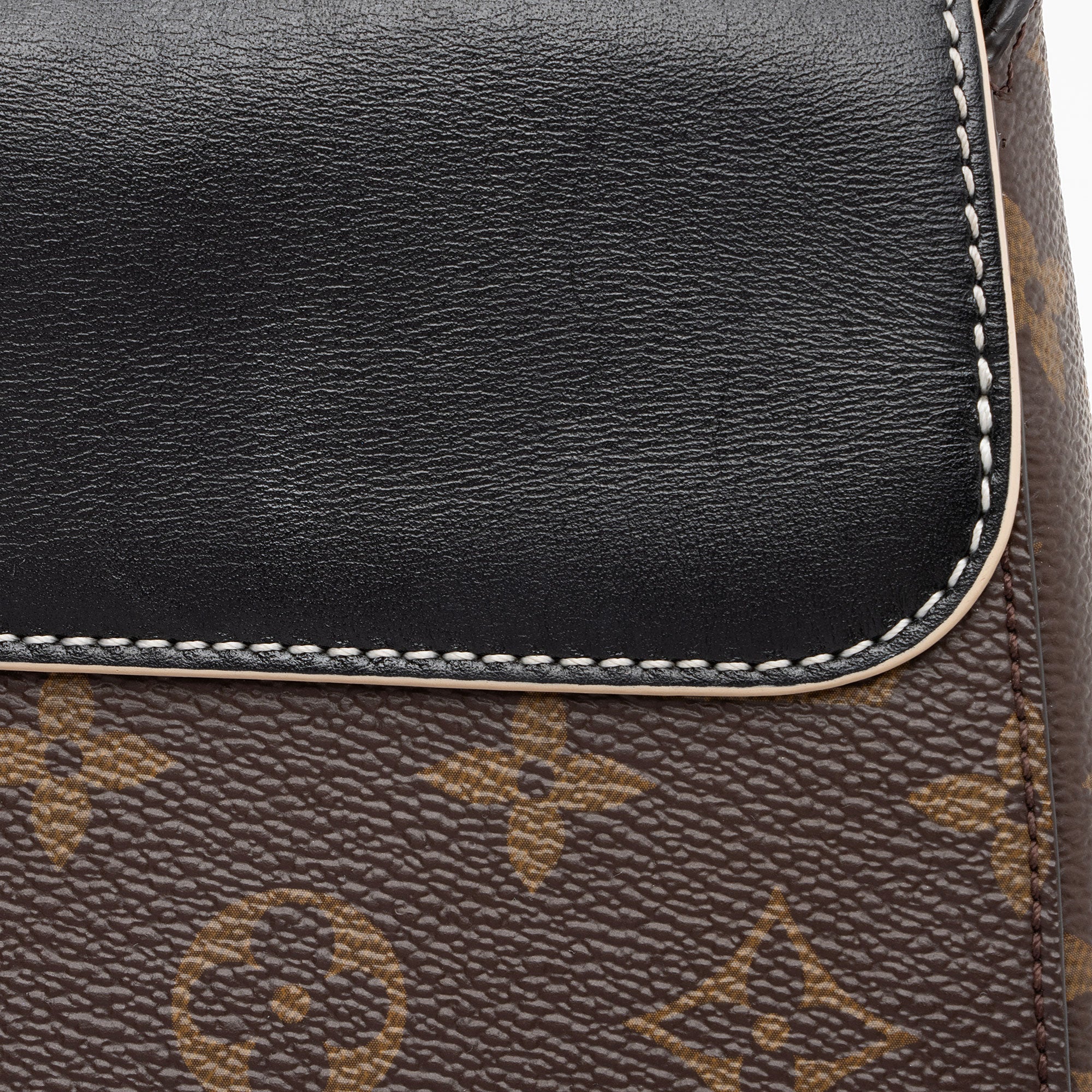 Louis Vuitton Monogram Canvas Chain It PM Shoulder Bag - FINAL SALE (SHF-Cs01bC)