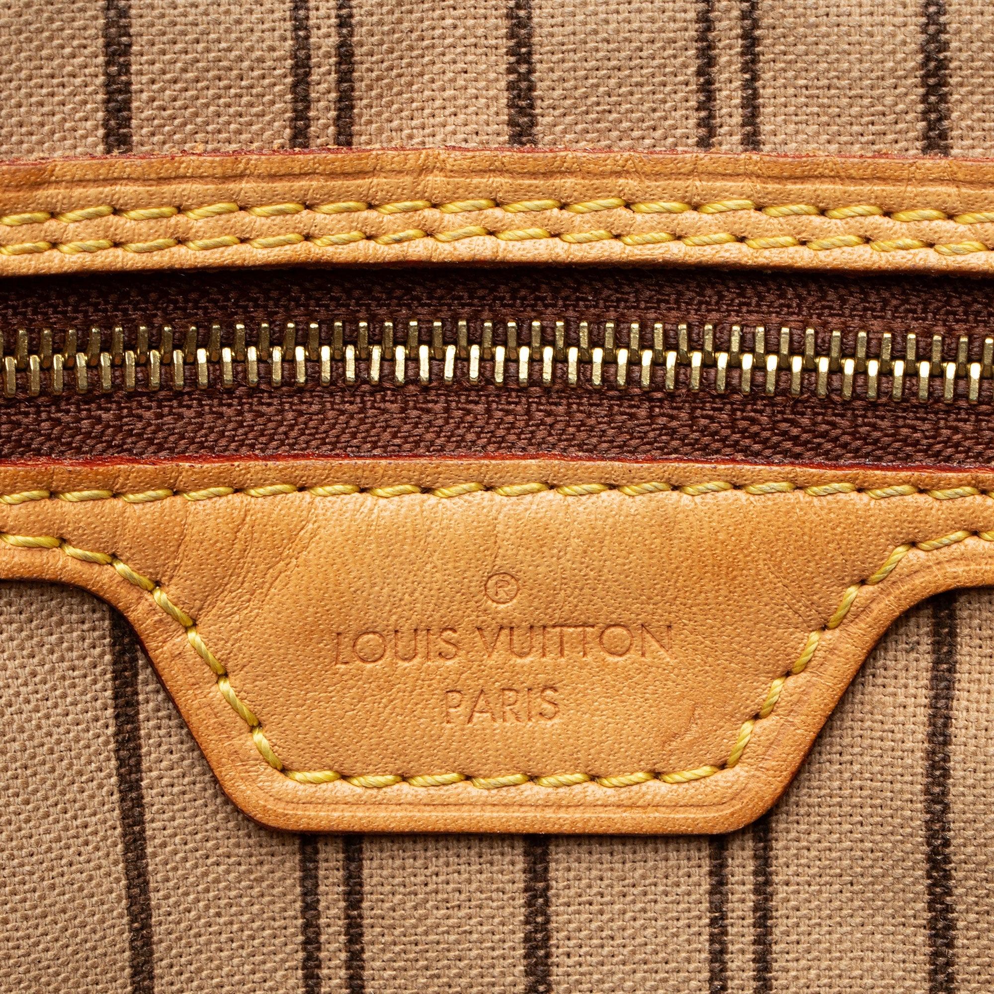 Louis Vuitton Monogram Canvas Delightful MM Shoulder Bag