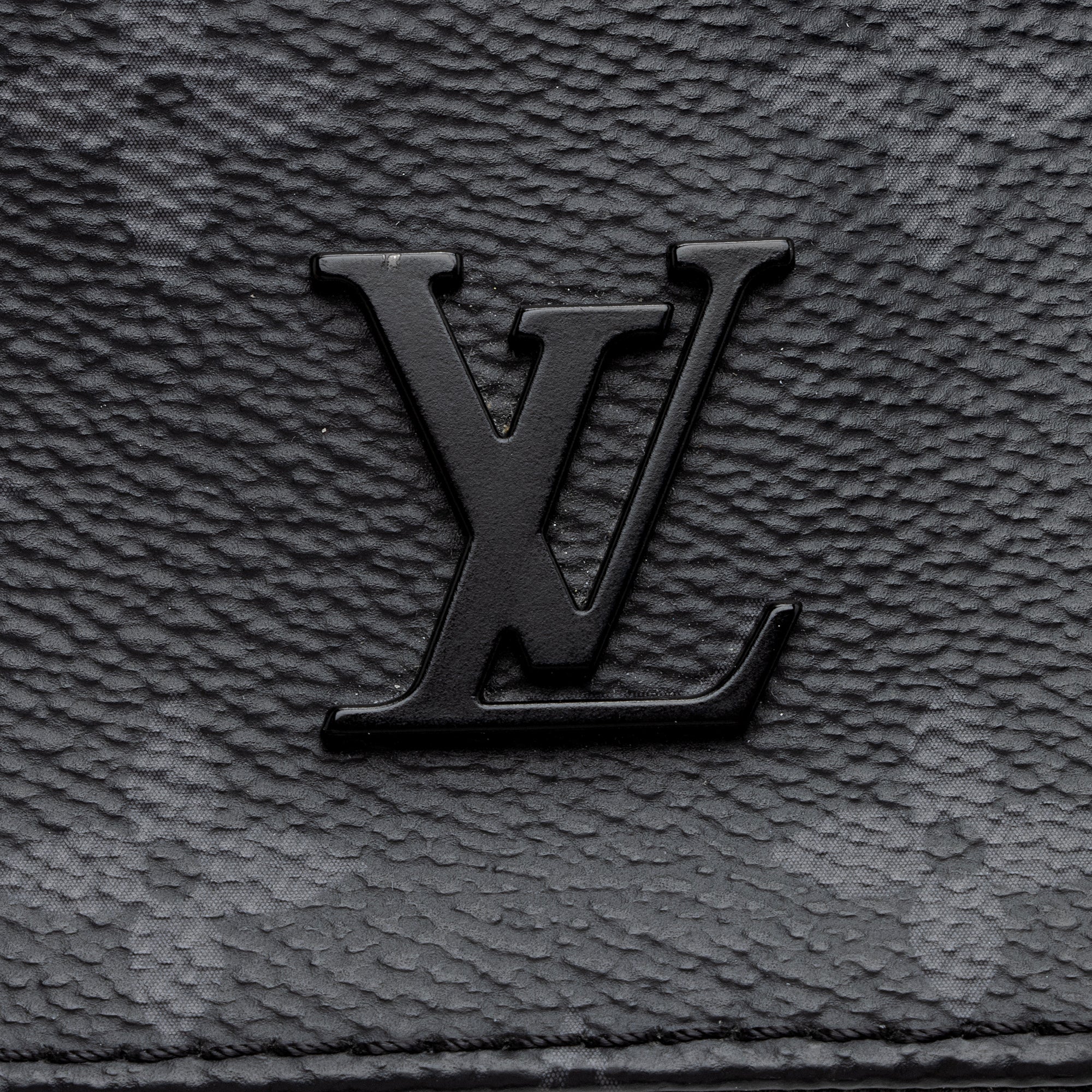 Louis Vuitton Monogram Canvas Eclipse District PM Messenger Bag (SHF-22859)