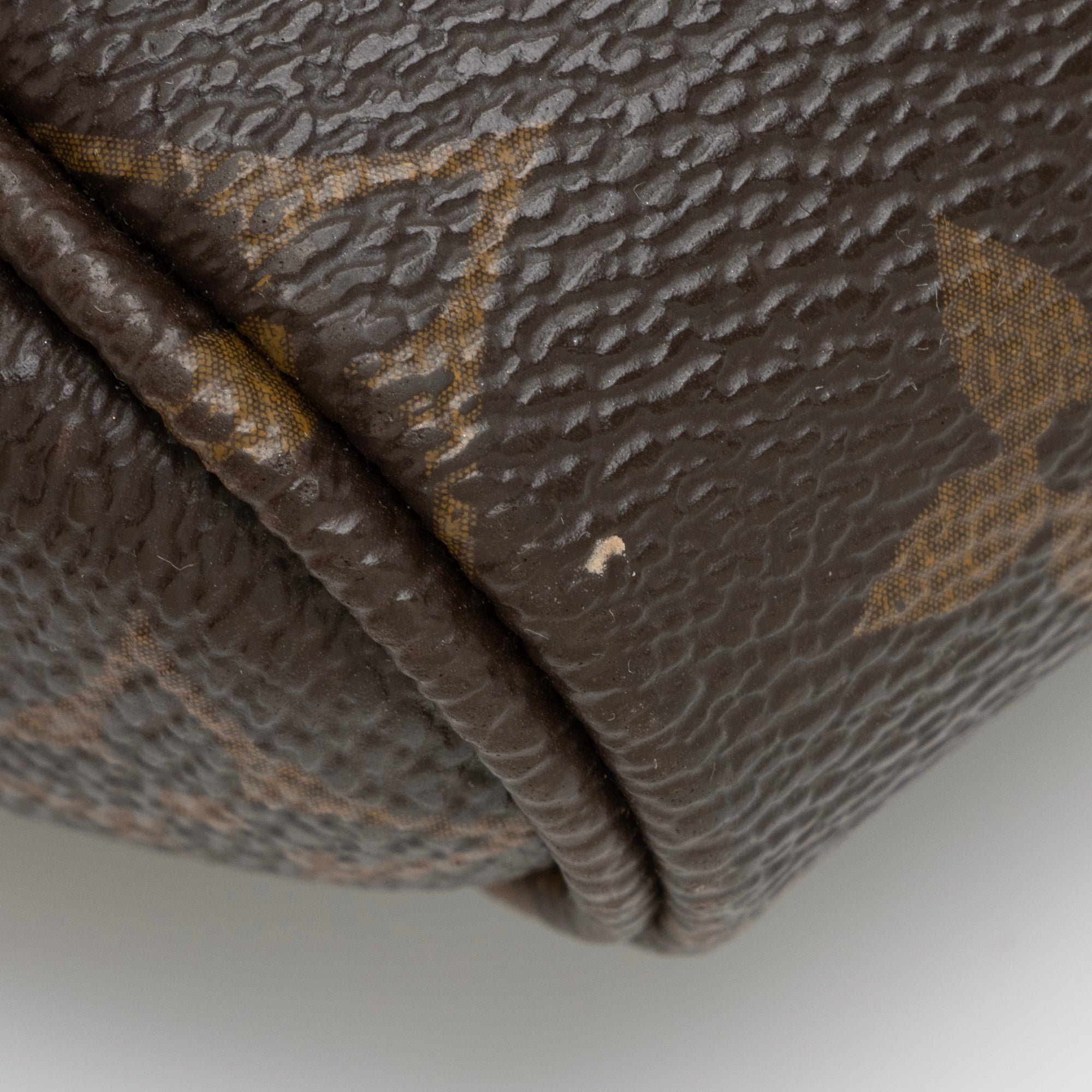Louis Vuitton Monogram Canvas Favorite MM Shoulder Bag (SHF-RZu5fL)