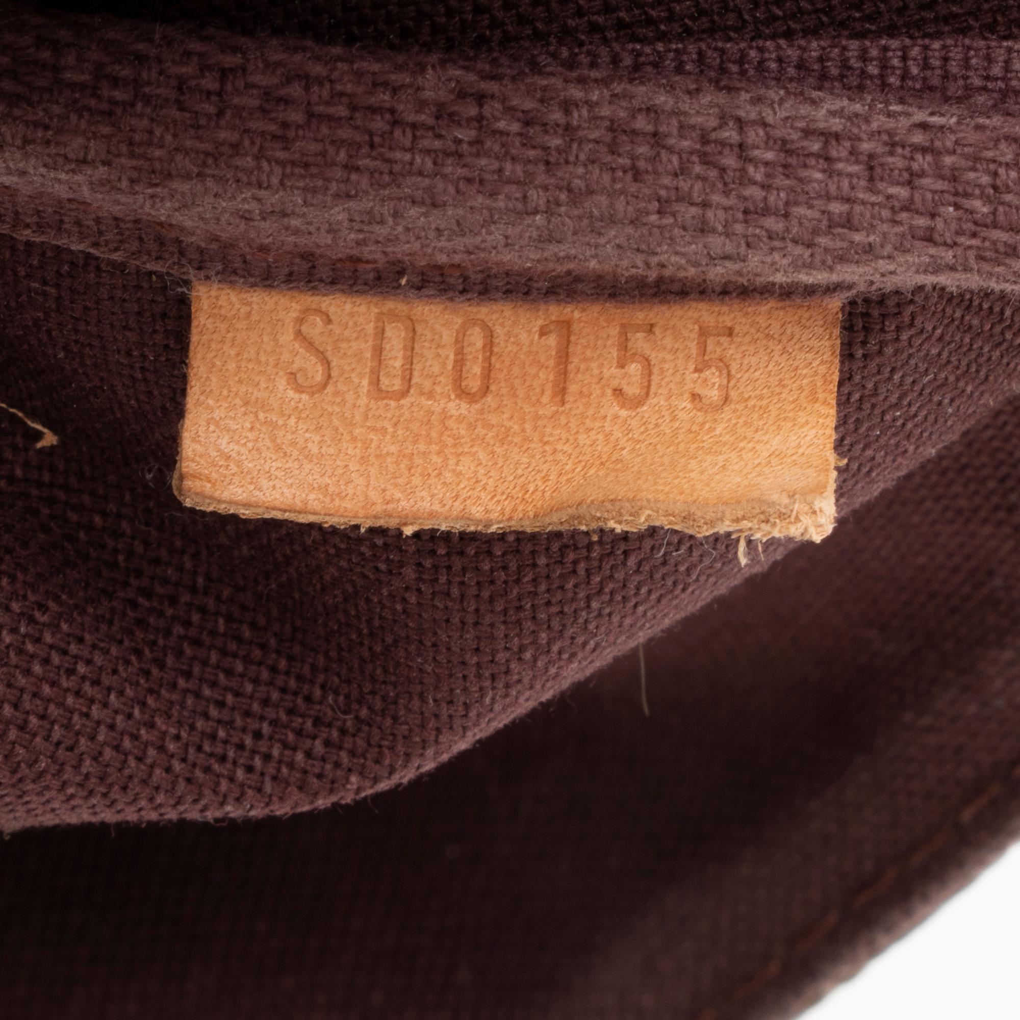 Louis Vuitton Monogram Canvas Favorite MM Shoulder Bag (SHF-52TDrJ)