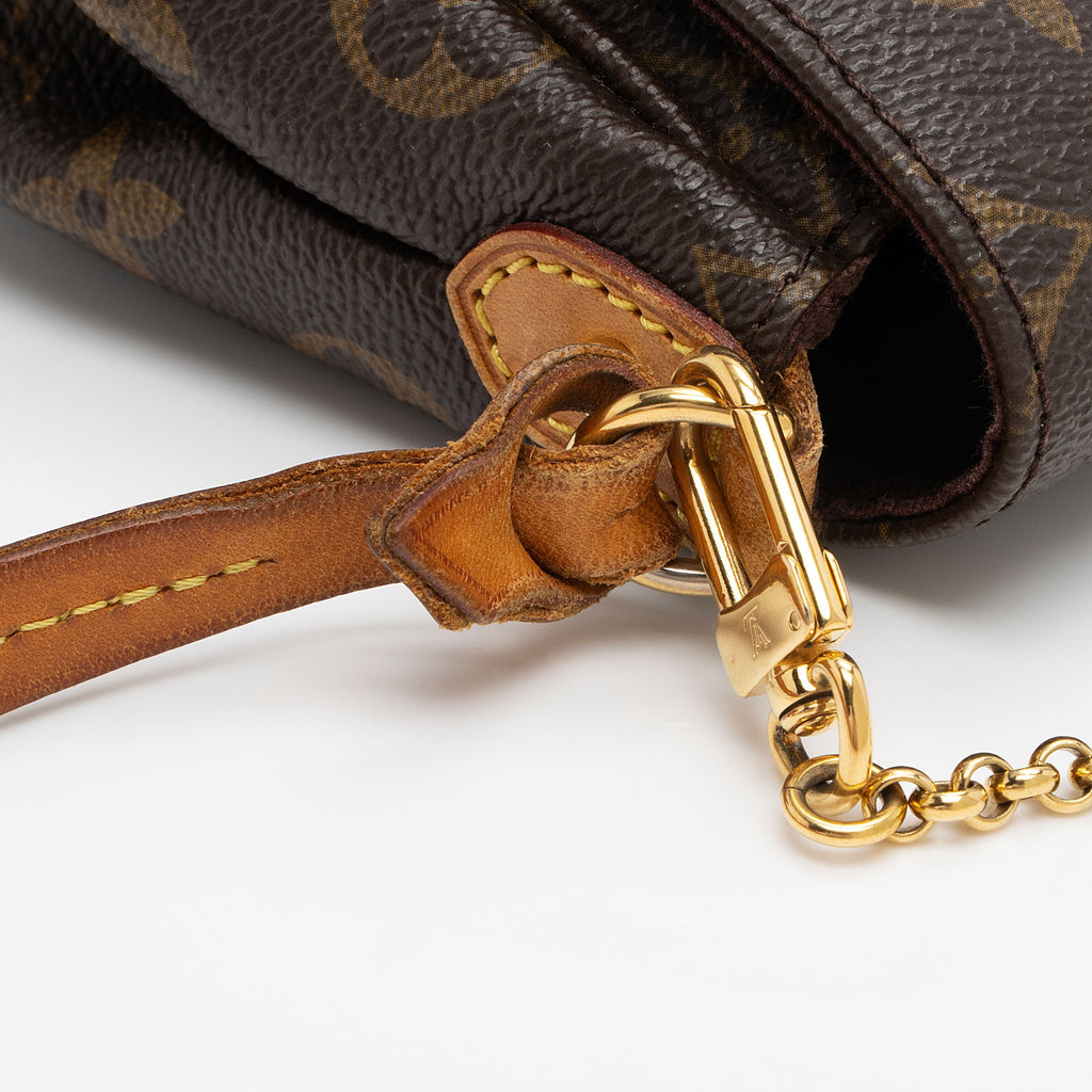 Louis Vuitton Monogram Canvas Favorite MM Shoulder Bag (SHF-vOz9V2)