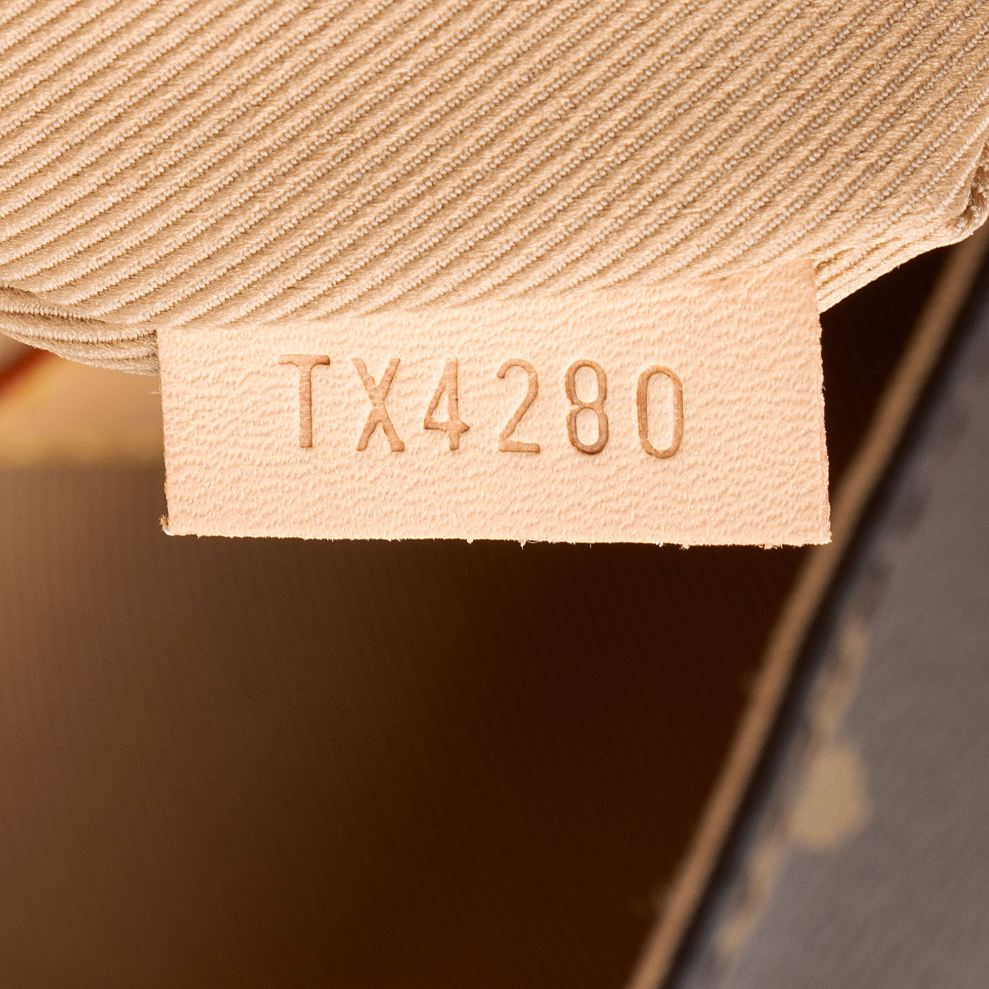 Louis Vuitton Monogram Canvas Graceful MM Hobo (SHF-ovfcpu)