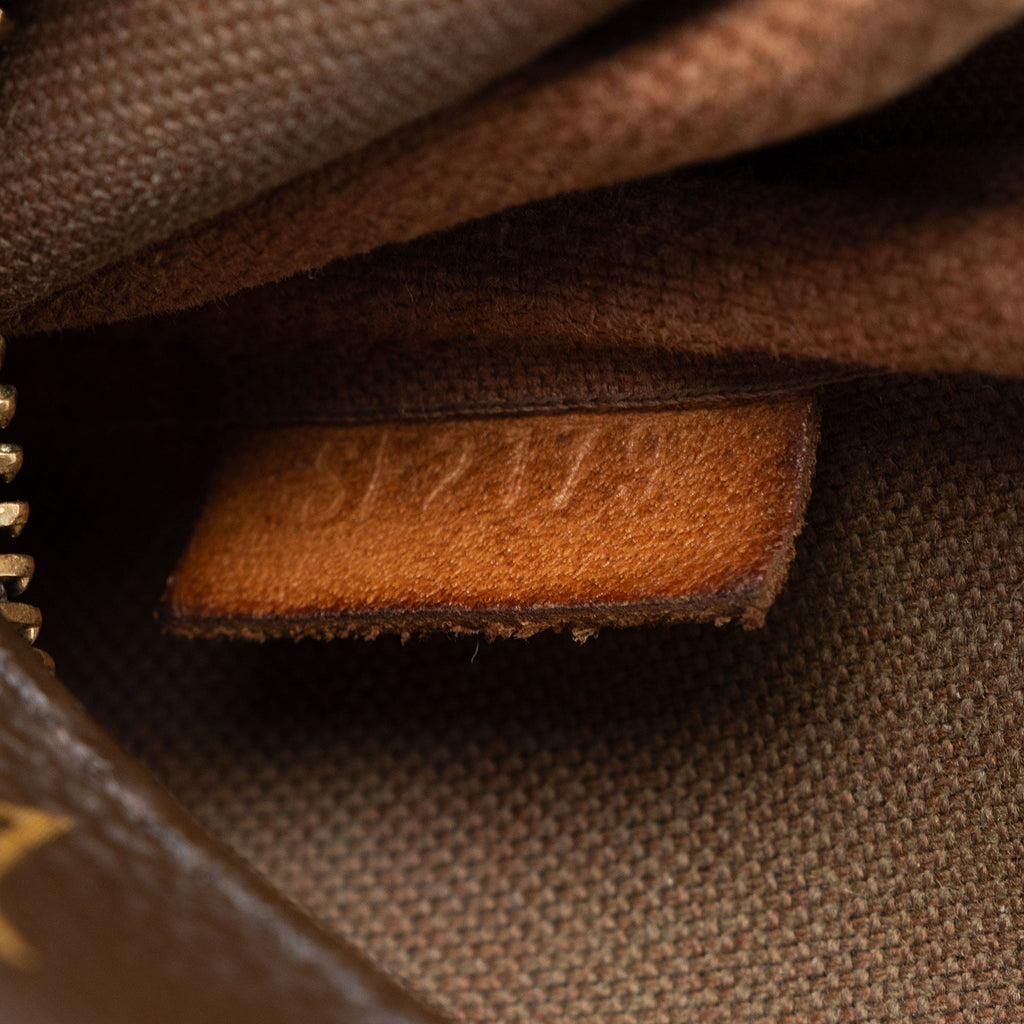 Louis Vuitton Monogram Canvas Mini Pochette Accessoires - FINAL SALE (SHF-IQRtfM)