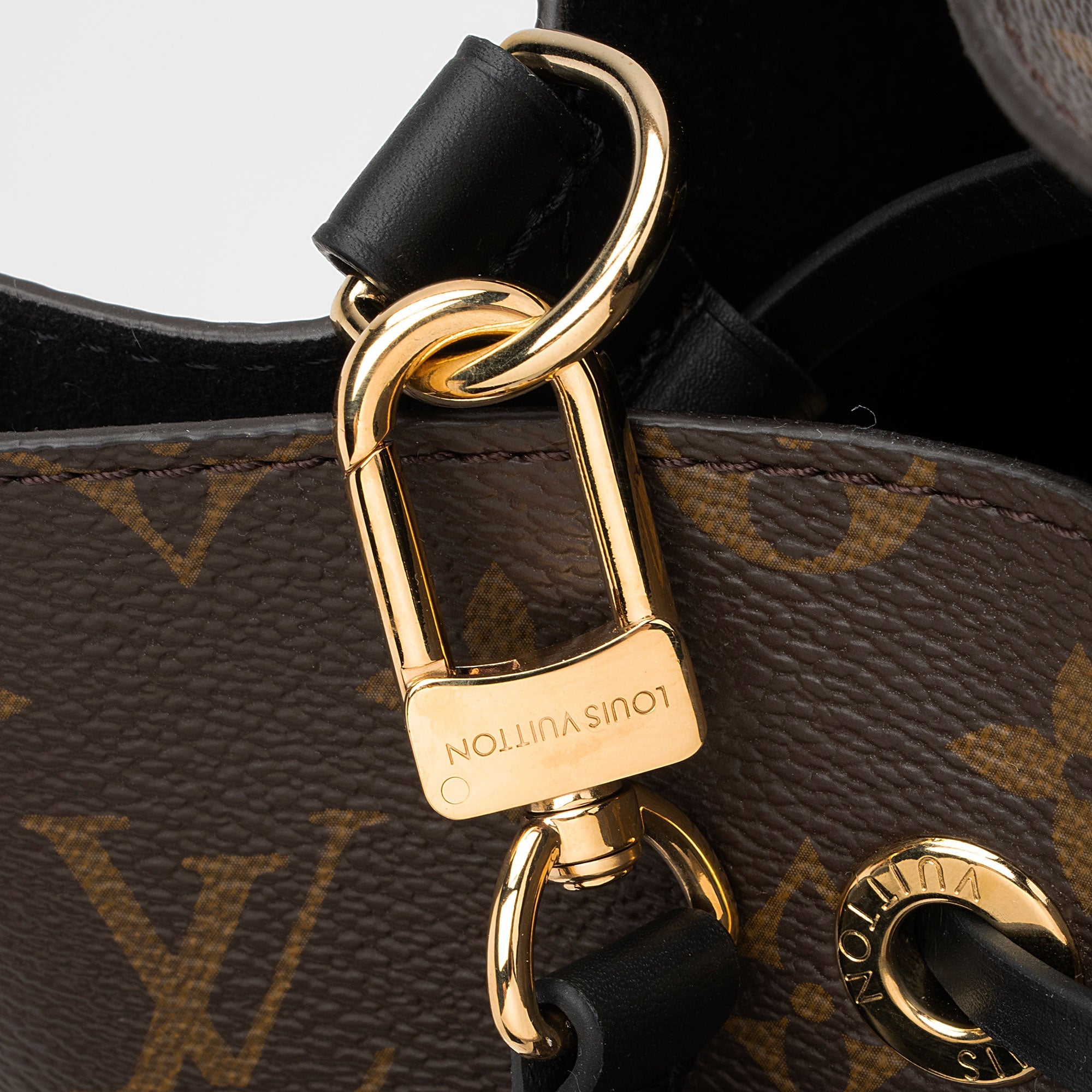 Louis Vuitton Monogram Canvas Neonoe Shoulder Bag (SHF-7xYFQa)