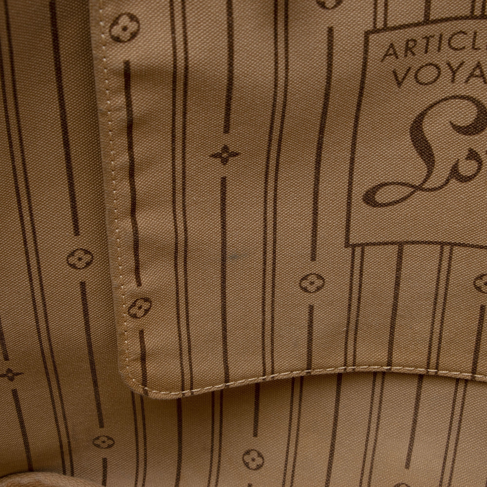 Louis Vuitton Monogram Canvas Neverfull GM Tote (SHF-Uh954N)