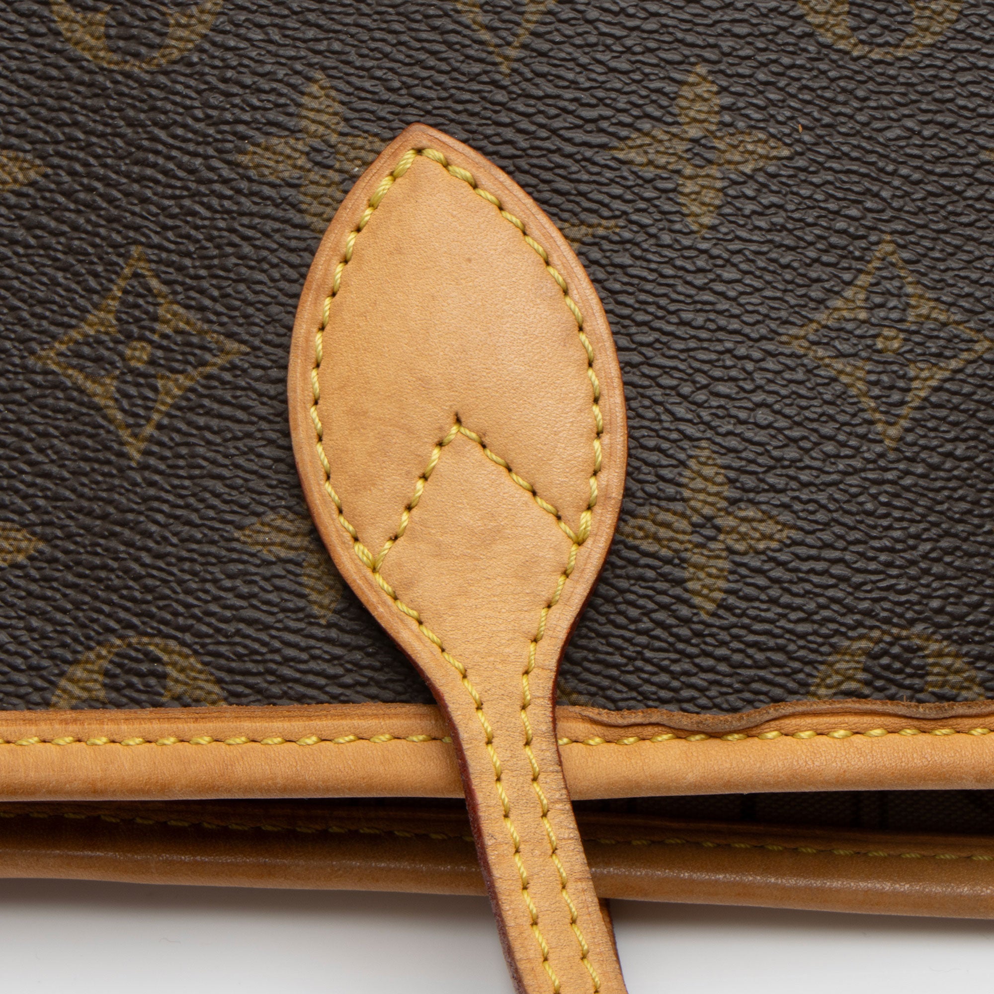 Louis Vuitton Monogram Canvas Neverfull GM Tote (SHF-PXYjw3)