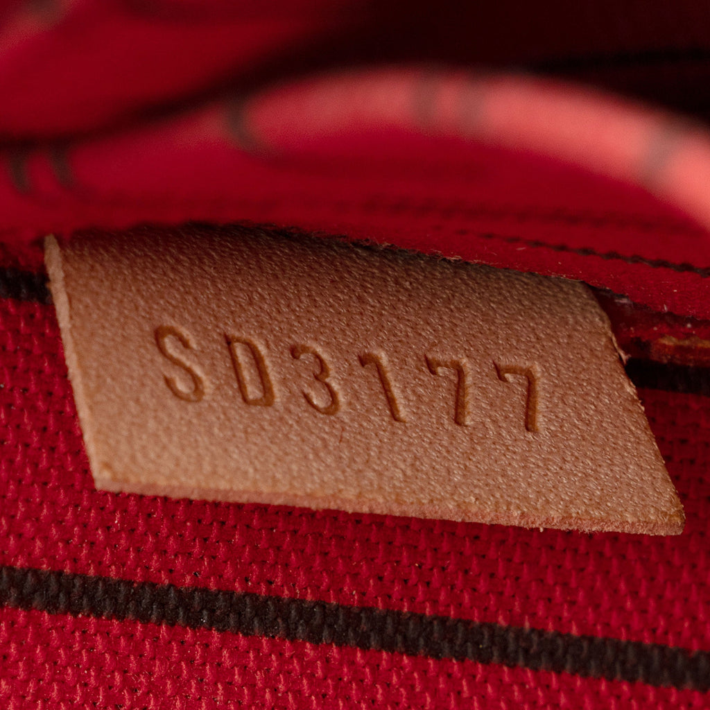 Louis Vuitton Monogram Canvas Neverfull MM Pochette (SHF-ht0xsf)