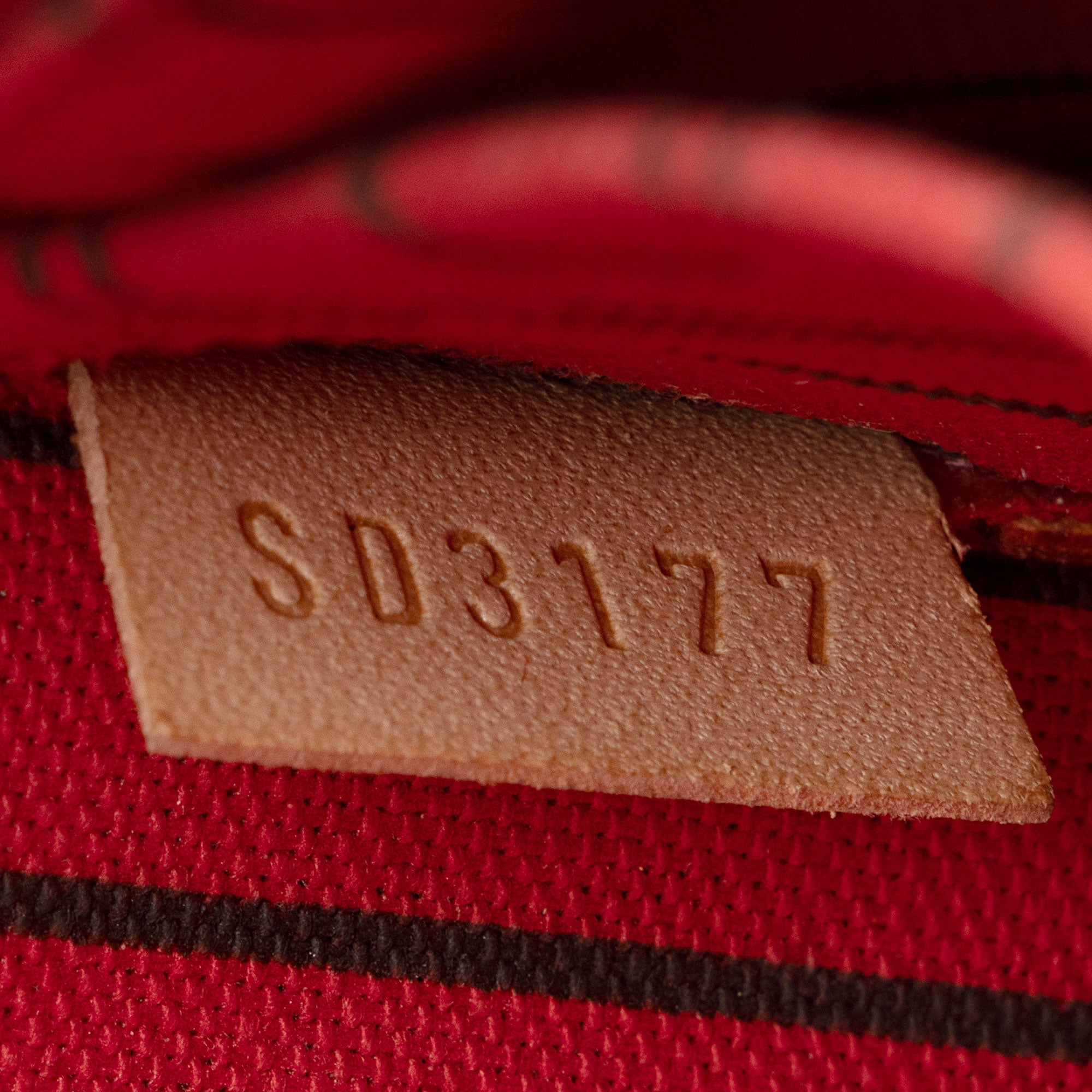 Louis Vuitton Monogram Canvas Neverfull MM Pochette (SHF-ht0xsf)