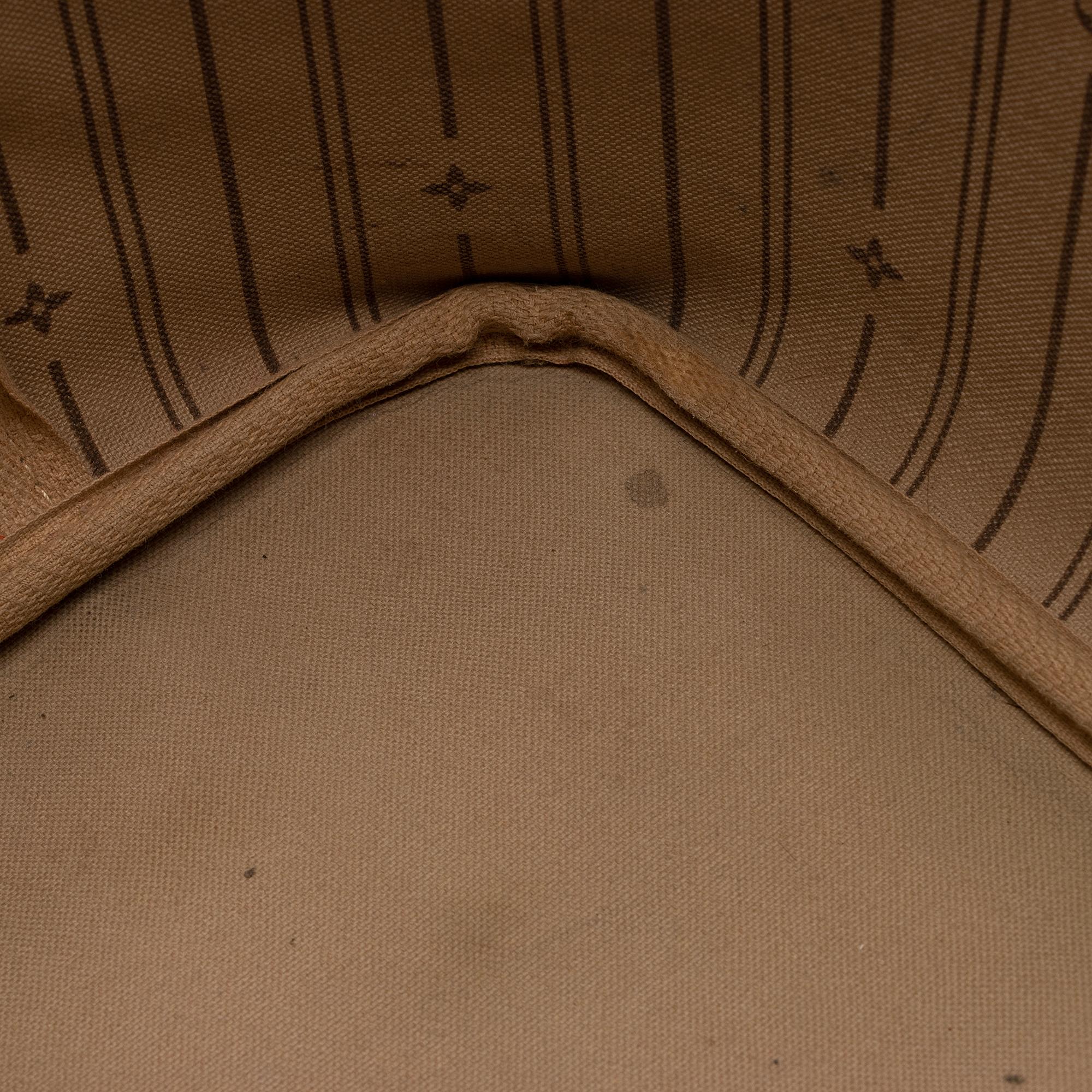 Louis Vuitton Monogram Canvas Neverfull MM Tote (SHF-HpIz6U)