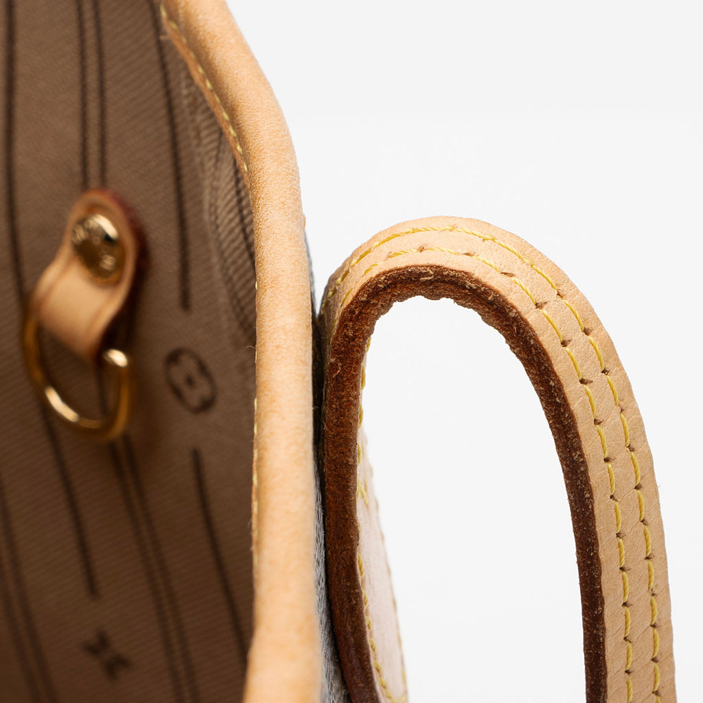 Louis Vuitton Monogram Canvas Neverfull MM Tote (SHF-aTjZ93)