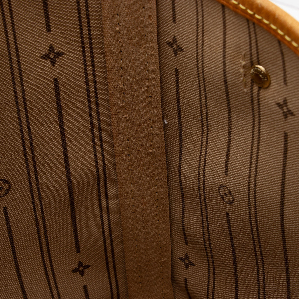 Louis Vuitton Monogram Canvas Neverfull PM Tote (SHF-21qFKS)