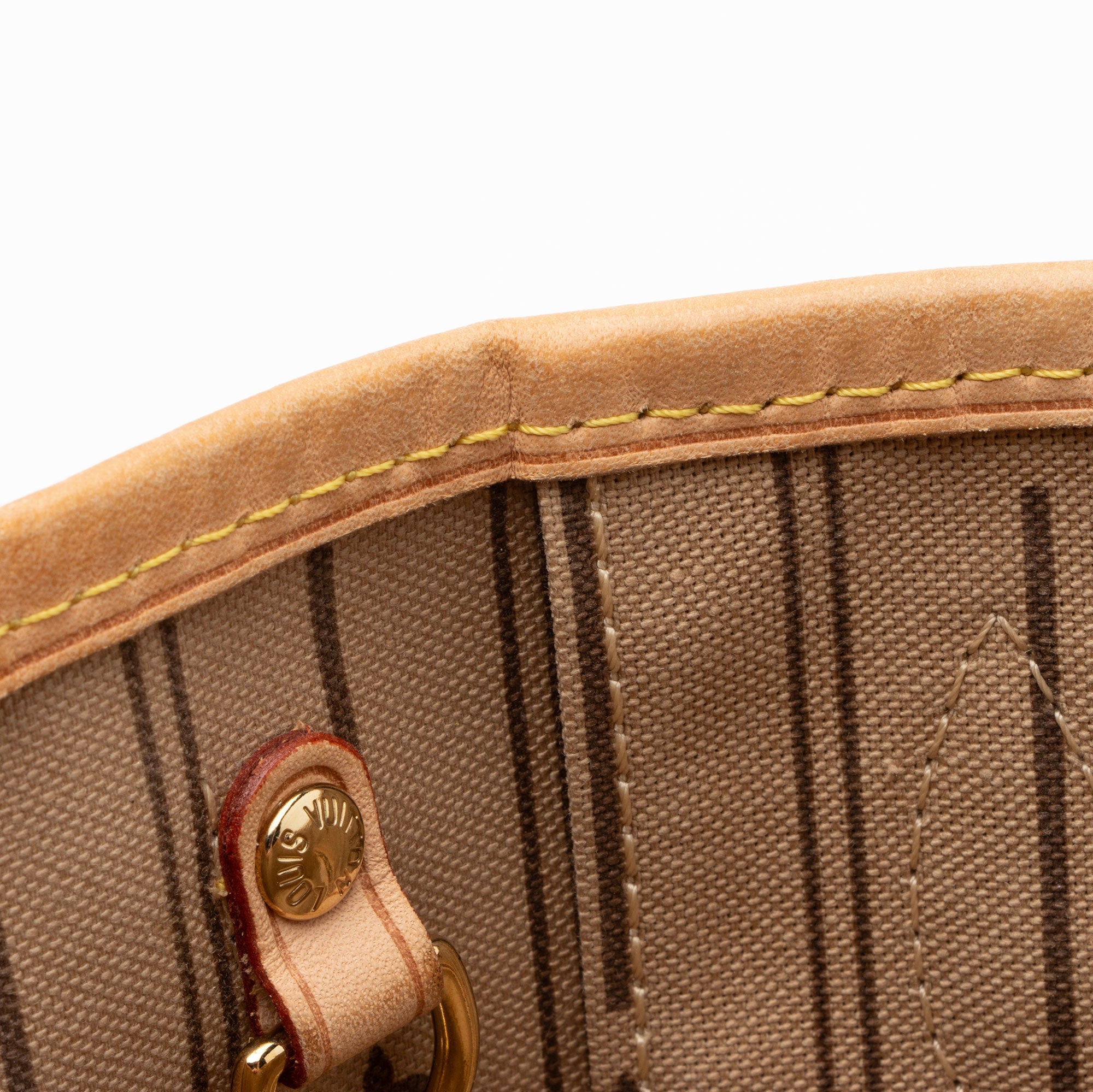Louis Vuitton Monogram Canvas Neverfull PM Tote (SHF-adMyJN)