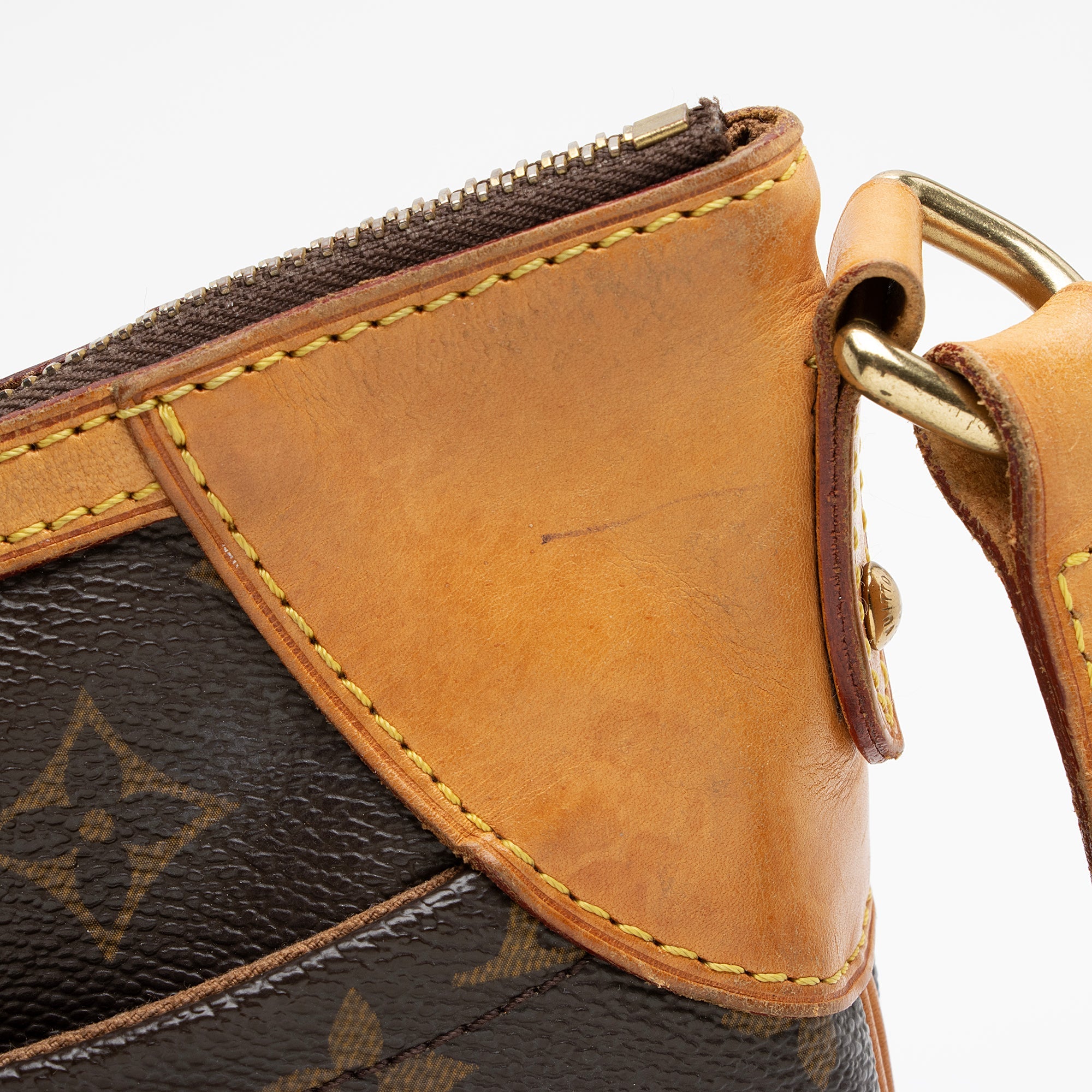 Louis Vuitton Monogram Canvas Odeon MM Shoulder Bag (SHF-YZiYCD)