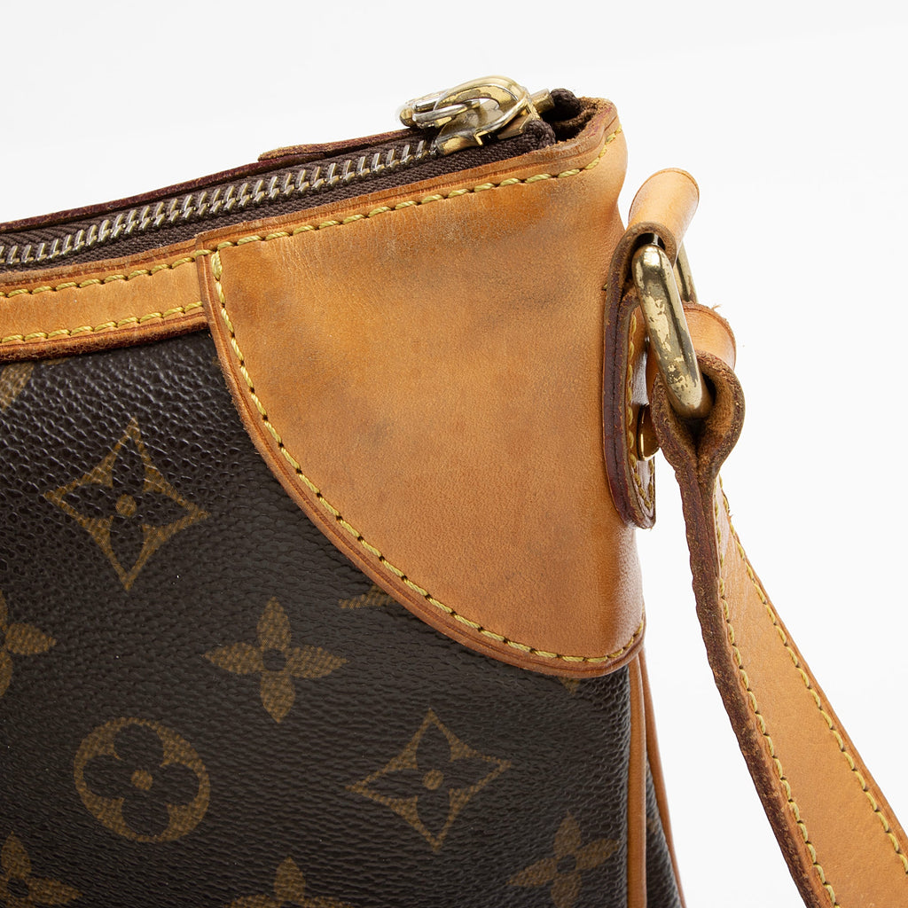 Louis Vuitton Monogram Canvas Odeon MM Shoulder Bag (SHF-YZiYCD)