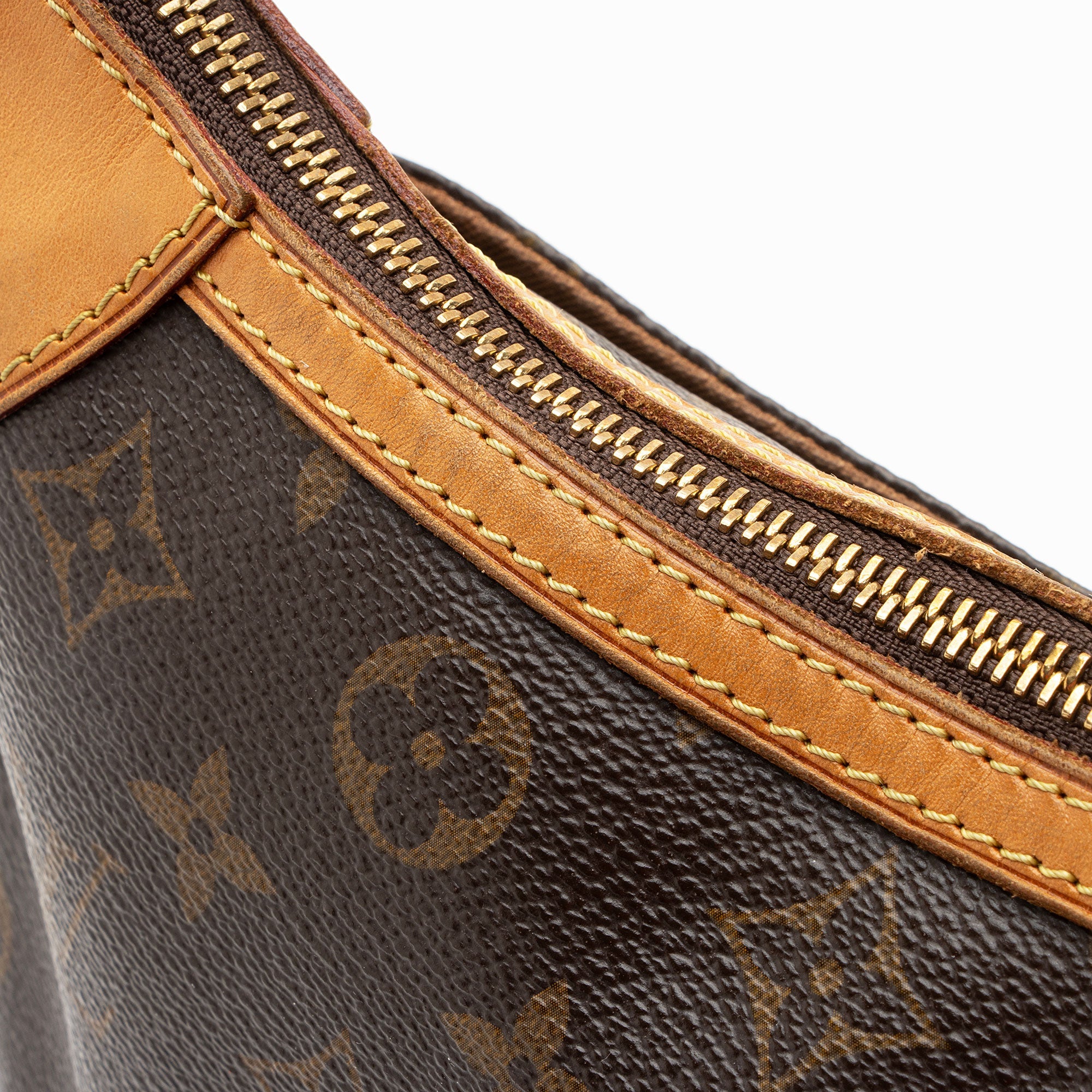 Louis Vuitton Monogram Canvas Odeon PM Shoulder Bag (SHF-hfzuP7)