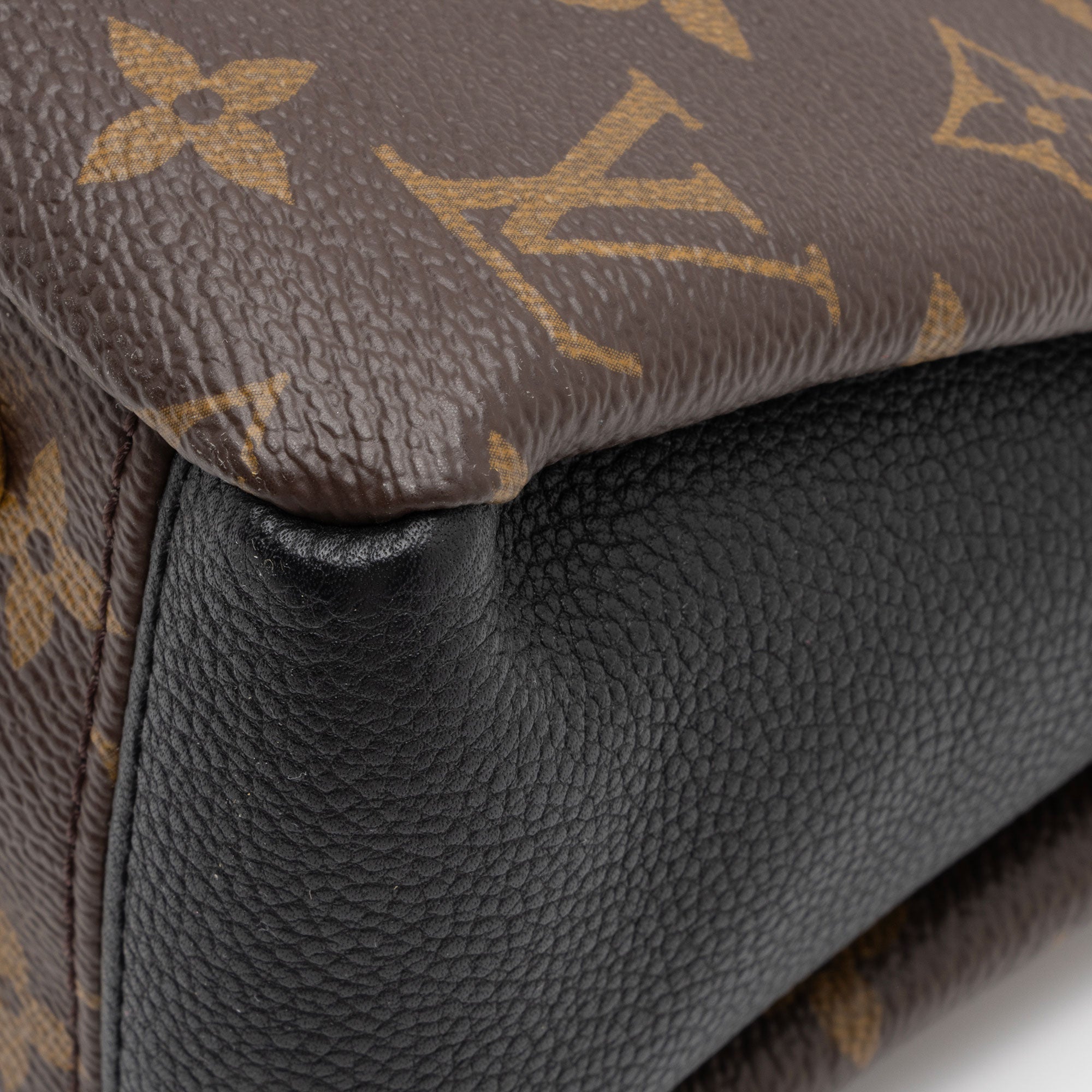 Louis Vuitton Monogram Canvas Pallas BB Satchel (SHF-qeK2Dm)