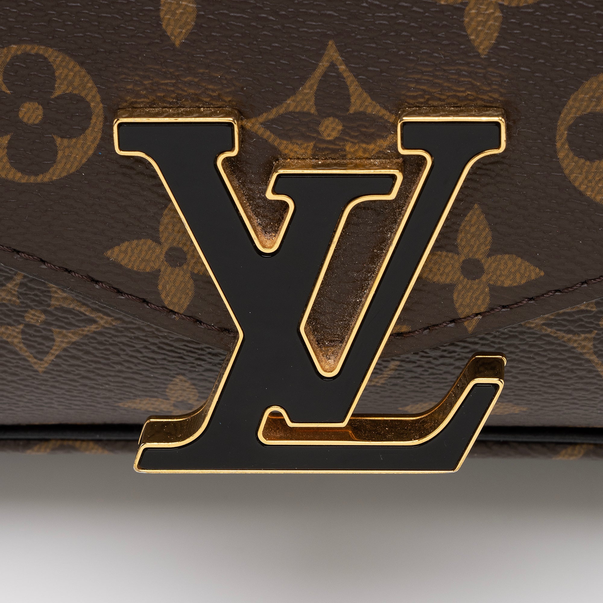 Louis Vuitton Monogram Canvas Passy Shoulder Bag (SHF-L3zBaO)