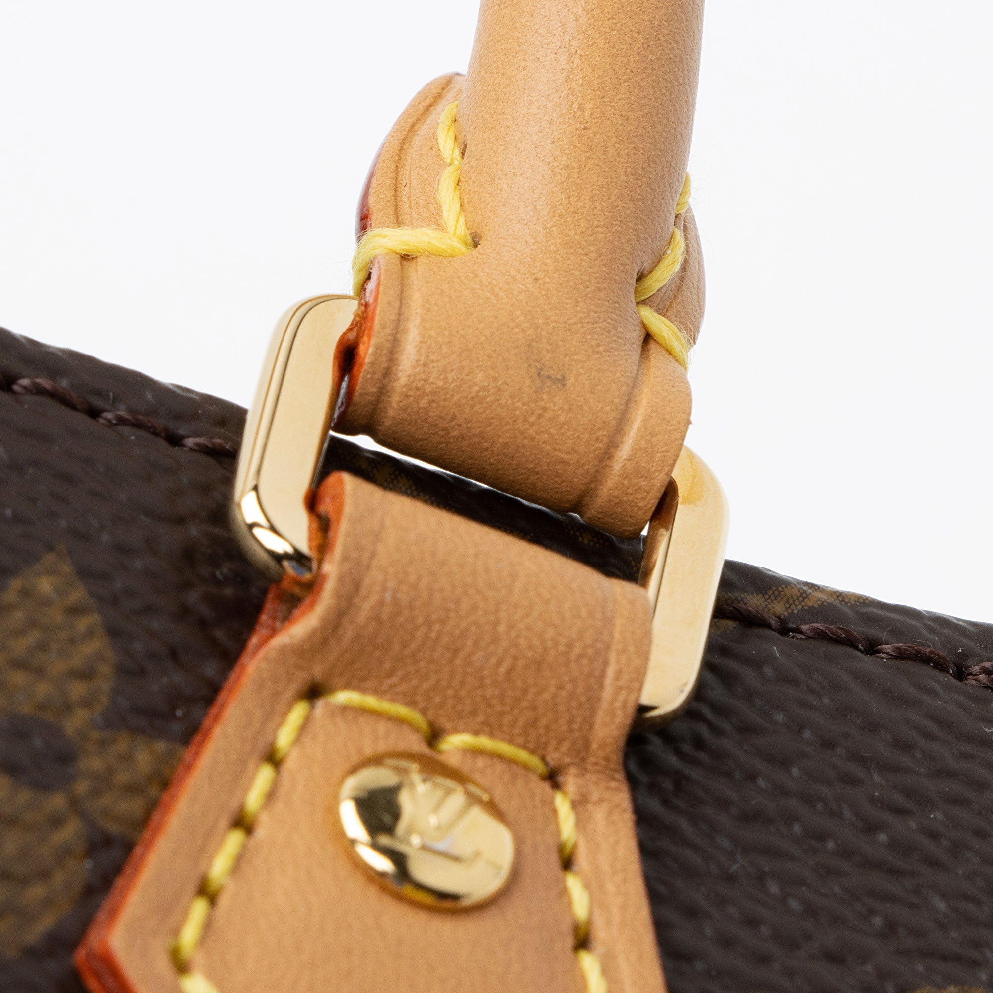 Louis Vuitton Monogram Canvas Petit Sac Plat Shoulder Bag (SHF-Vkwlcf)