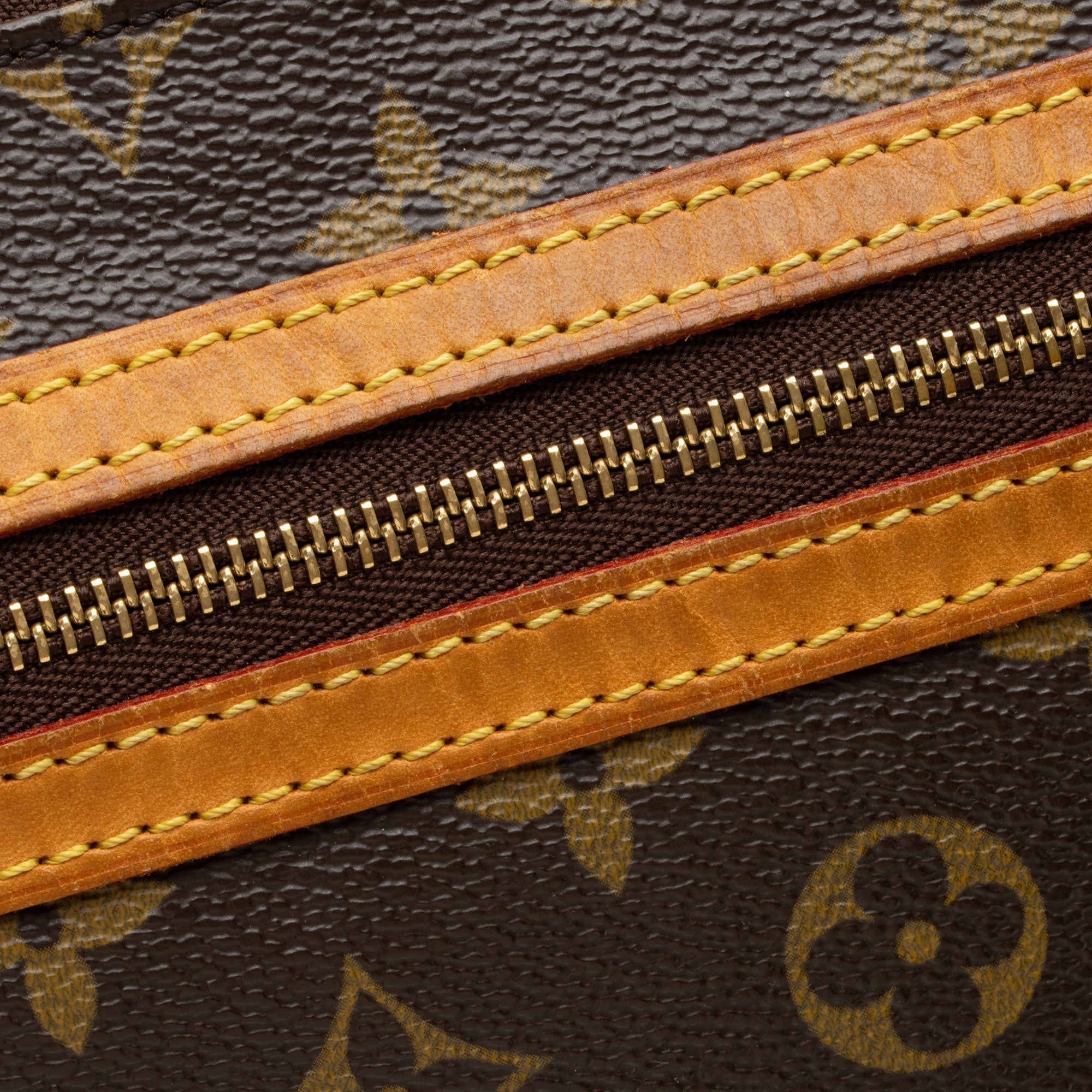 Louis Vuitton Monogram Canvas Pochette Bosphore Messenger (SHF-psSIus)