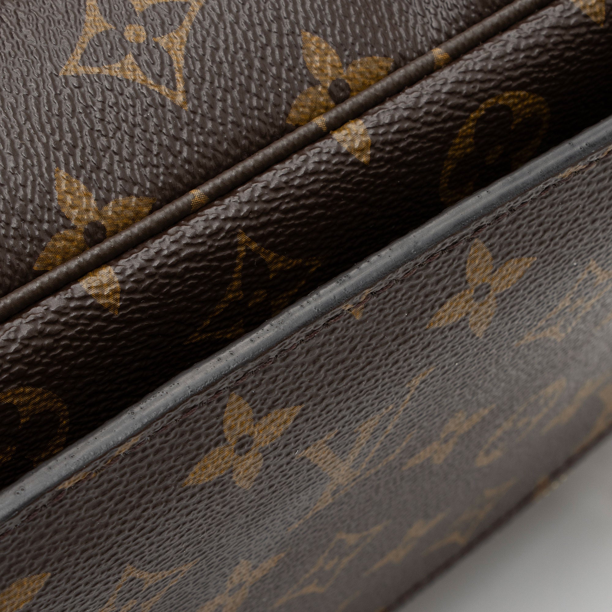 Louis Vuitton Monogram Canvas Pochette Metis Shoulder Bag (SHF-gGqxLi)