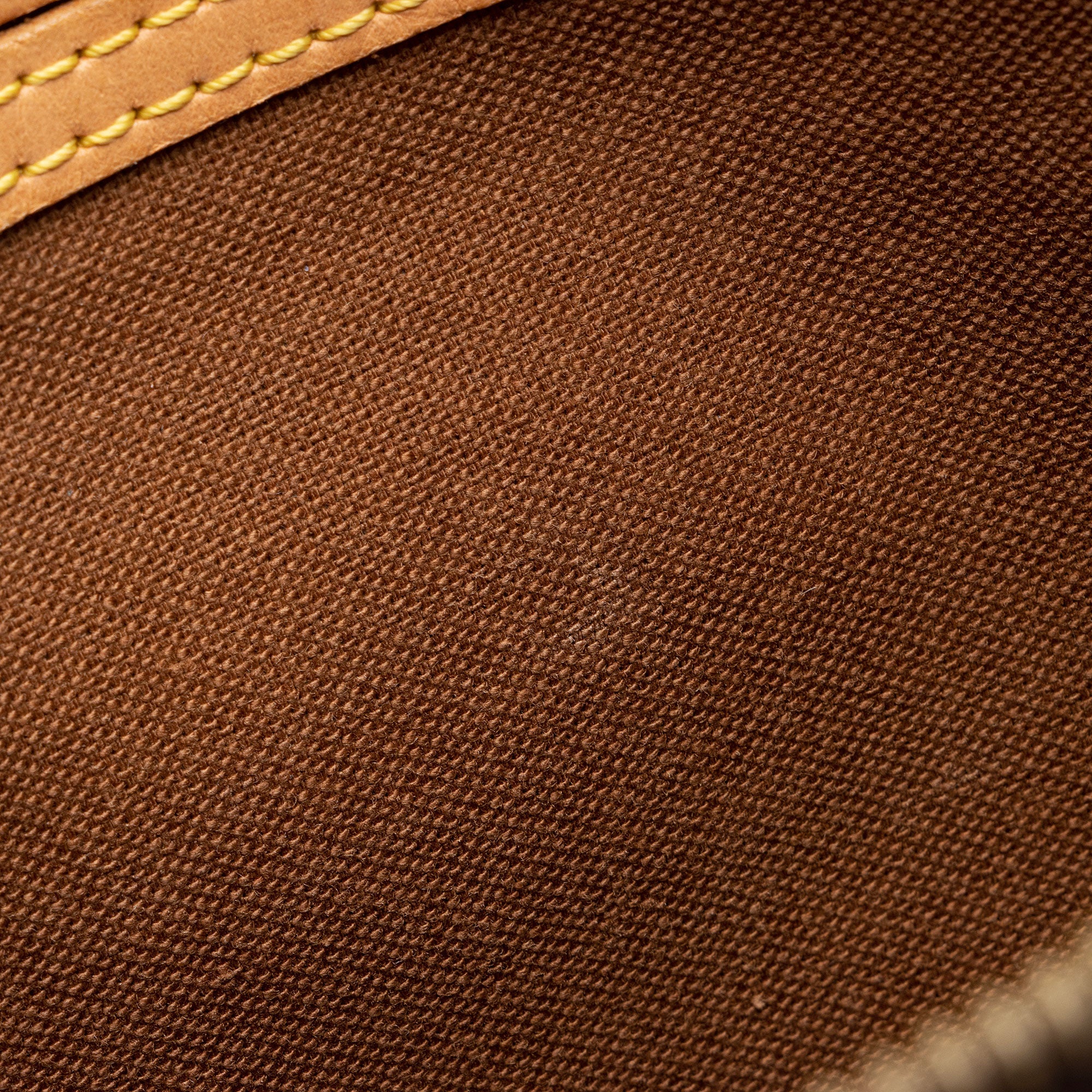 Louis Vuitton Monogram Canvas Speedy 30 Satchel (SHF-JxW6kN)