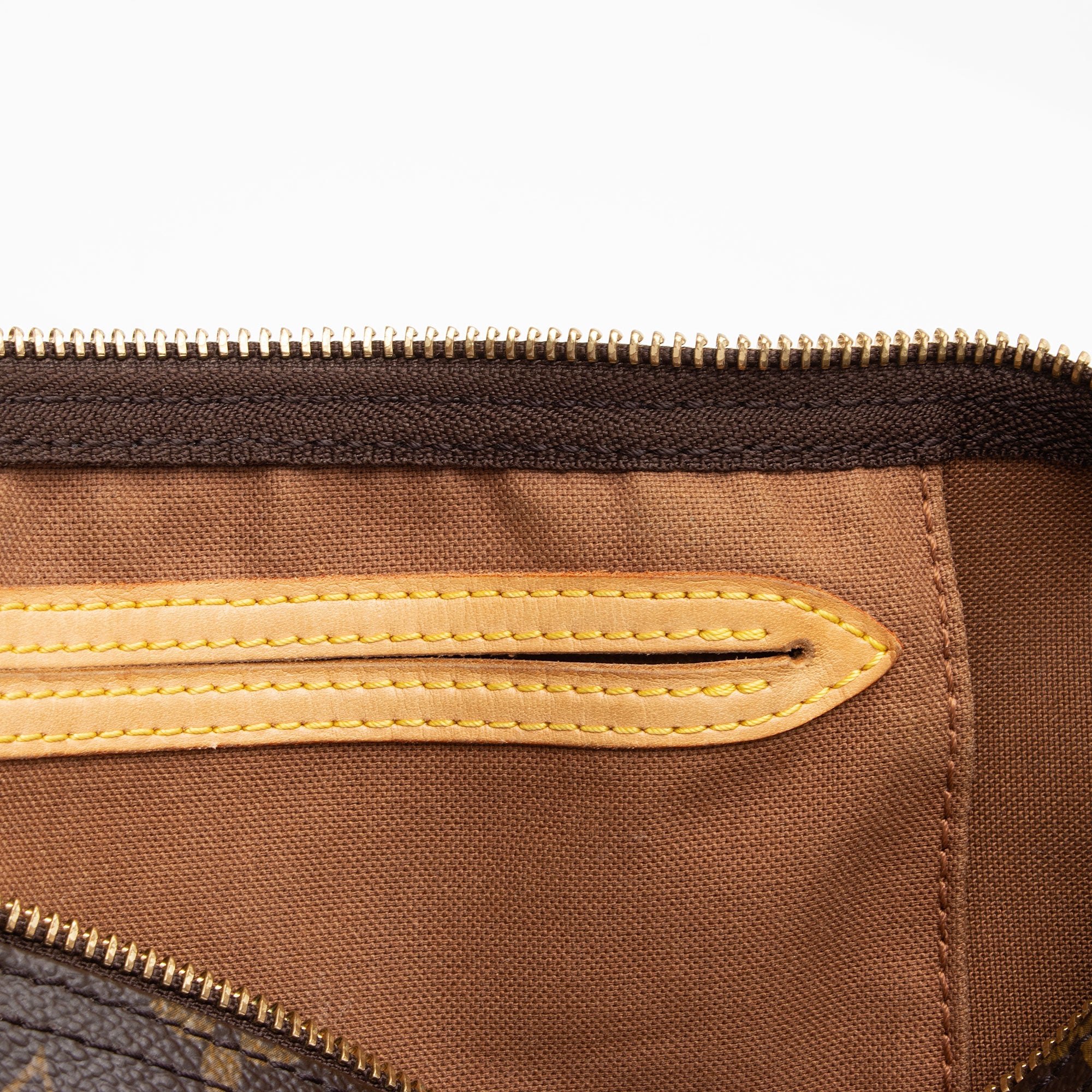 Louis Vuitton Monogram Canvas Speedy 30 Satchel (SHF-vg2Q2i)
