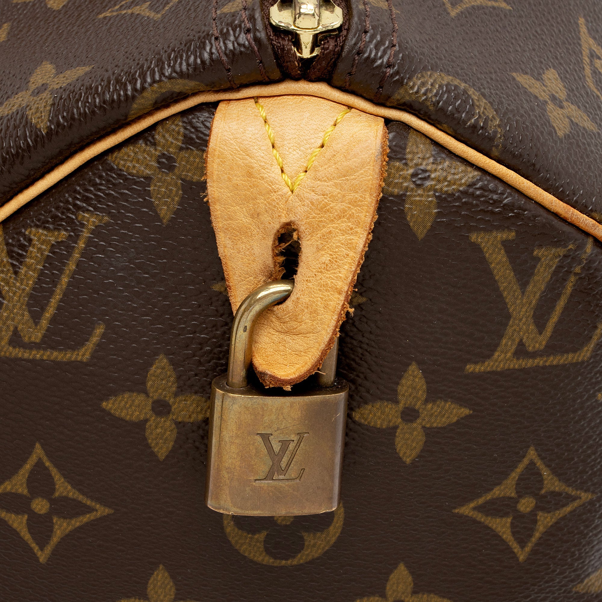 Louis Vuitton Monogram Canvas Speedy 30 Satchel (SHF-o8aWZx)