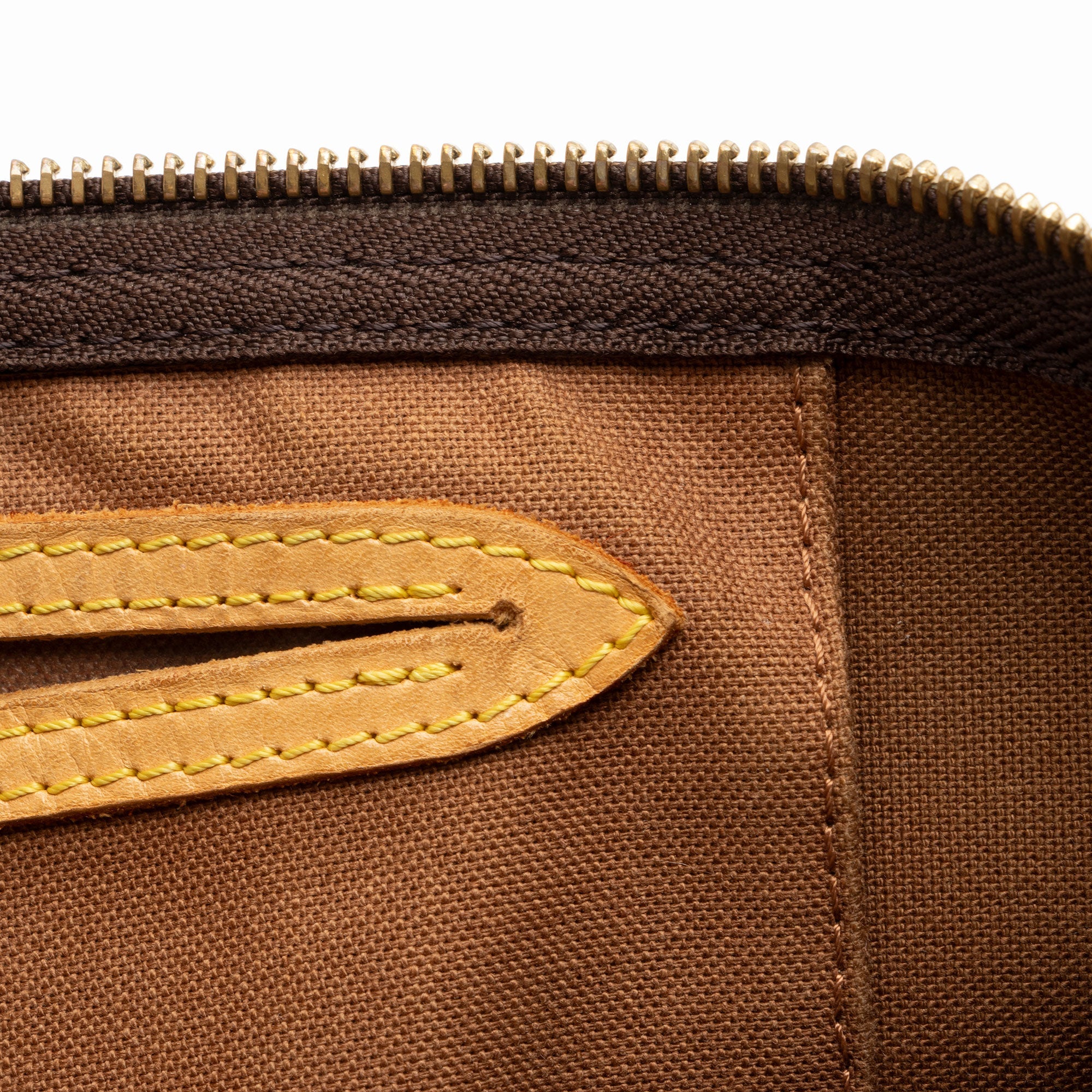 Louis Vuitton Monogram Canvas Speedy 30 Satchel (SHF-DYPAzE)