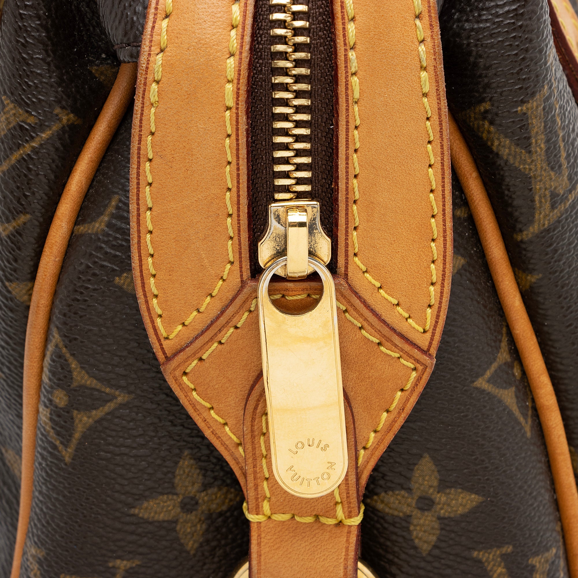 Louis Vuitton Monogram Canvas Stresa PM Shoulder Bag (SHF-BFaPWf)