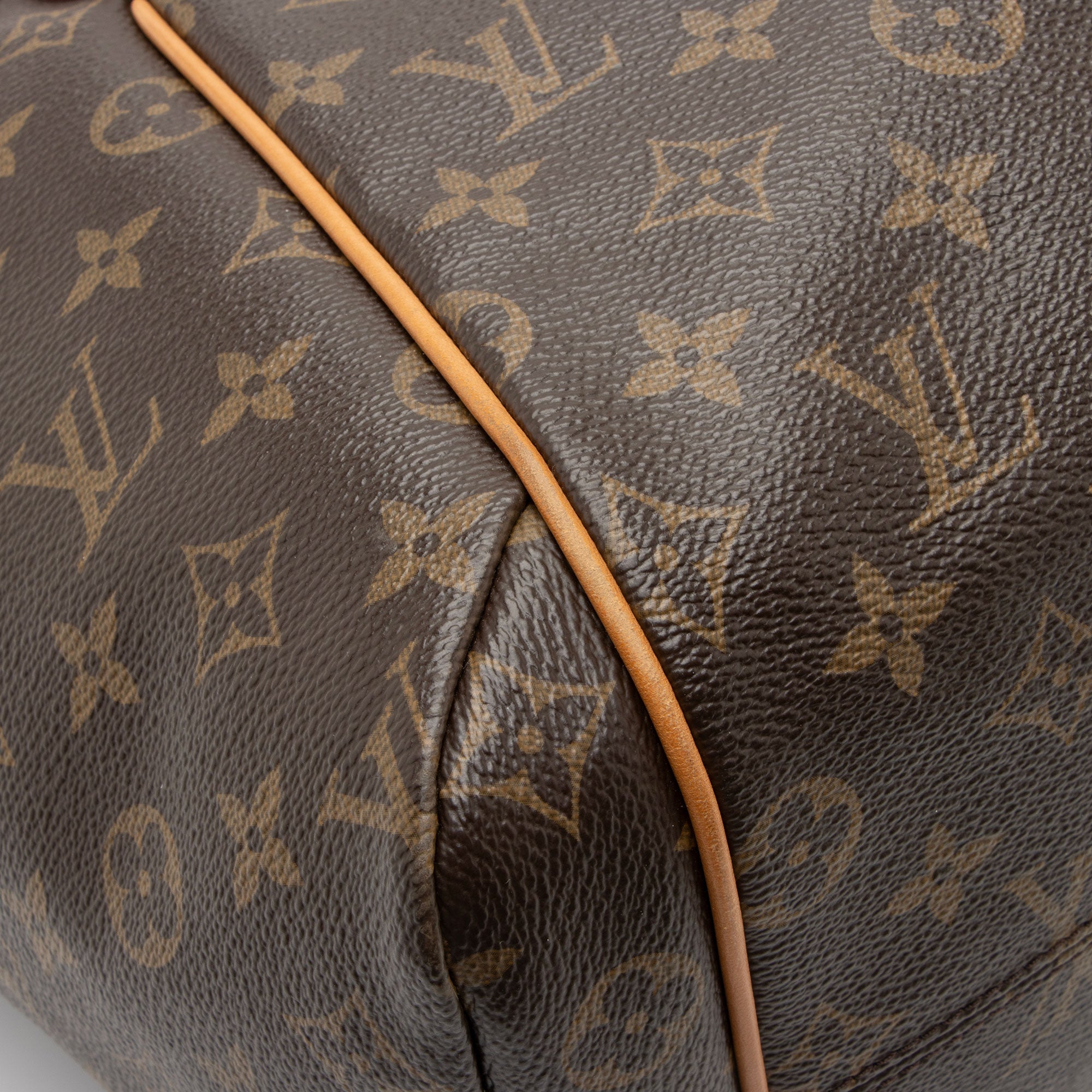 Louis Vuitton Monogram Canvas Totally MM Tote (SHF-OUVzwH)