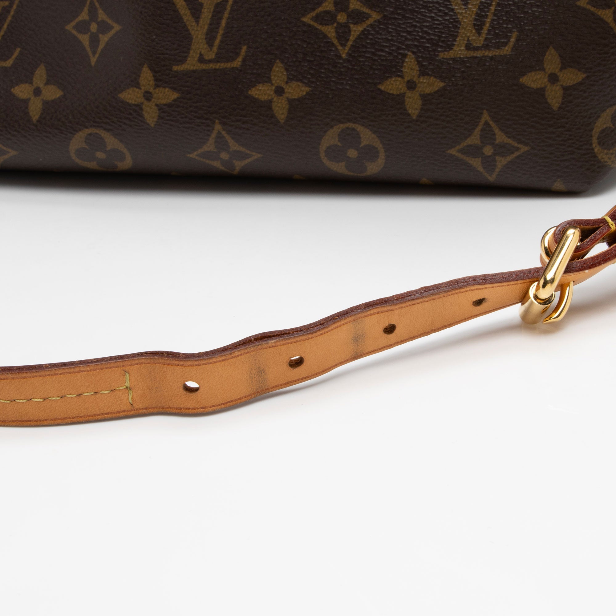 Louis Vuitton Monogram Canvas Turenne GM Satchel (SHF-OqBhej)