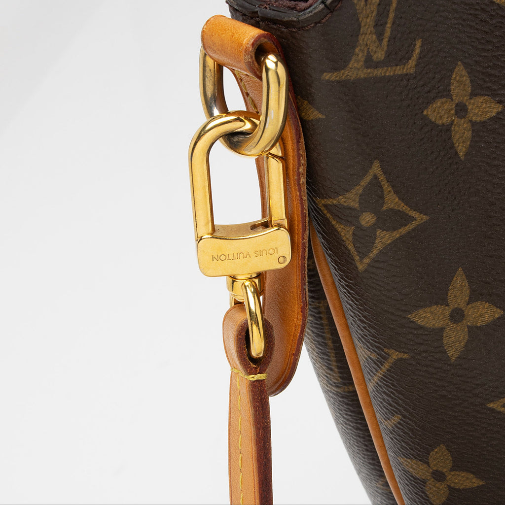 Louis Vuitton Monogram Canvas Turenne GM Satchel (SHF-OqBhej)
