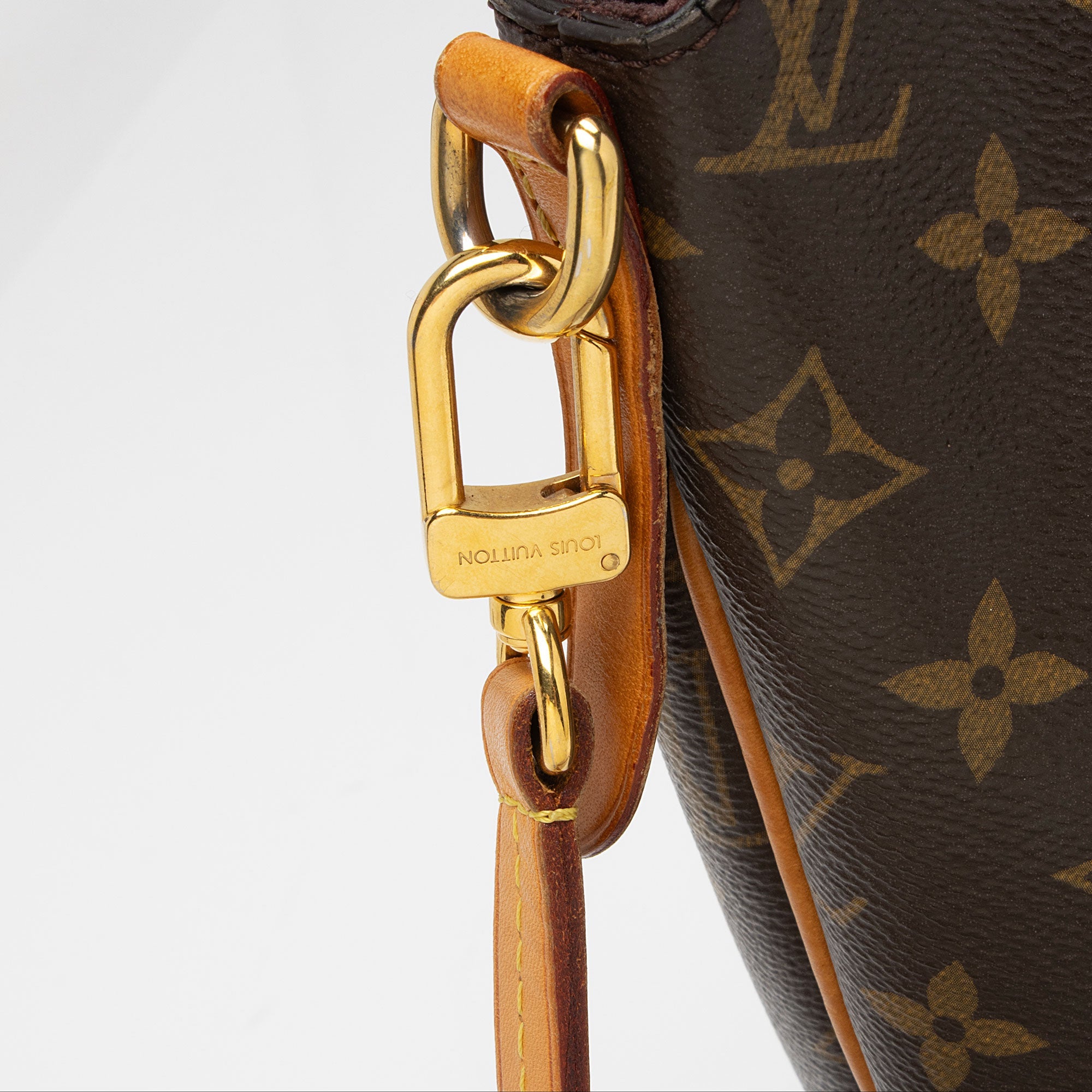 Louis Vuitton Monogram Canvas Turenne GM Satchel (SHF-OqBhej)