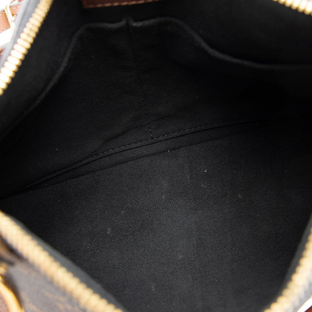 Louis Vuitton Monogram Canvas V Tote BB (SHF-Qq3jnD)