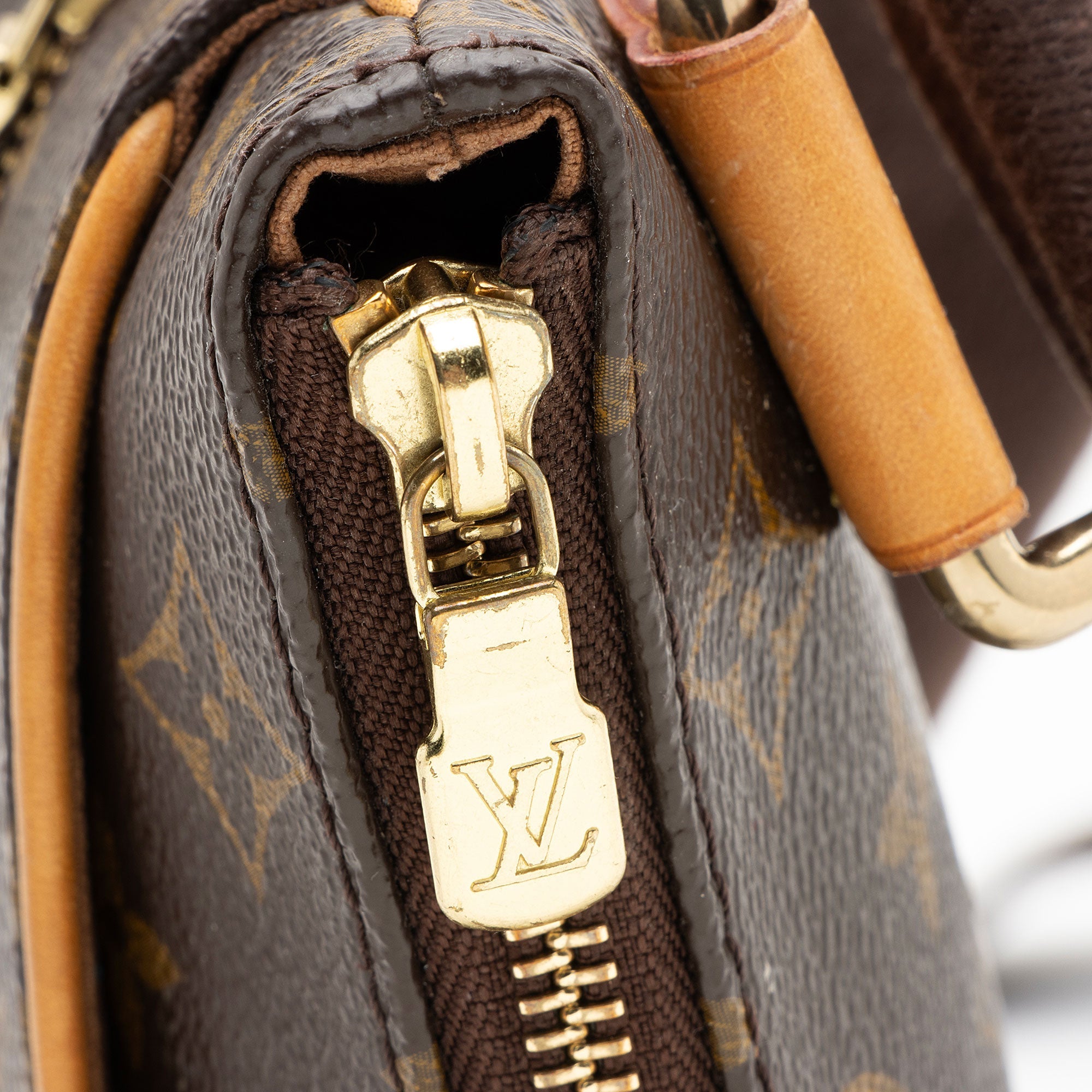 Louis Vuitton Monogram Canvas Valmy Pochette Messenger
