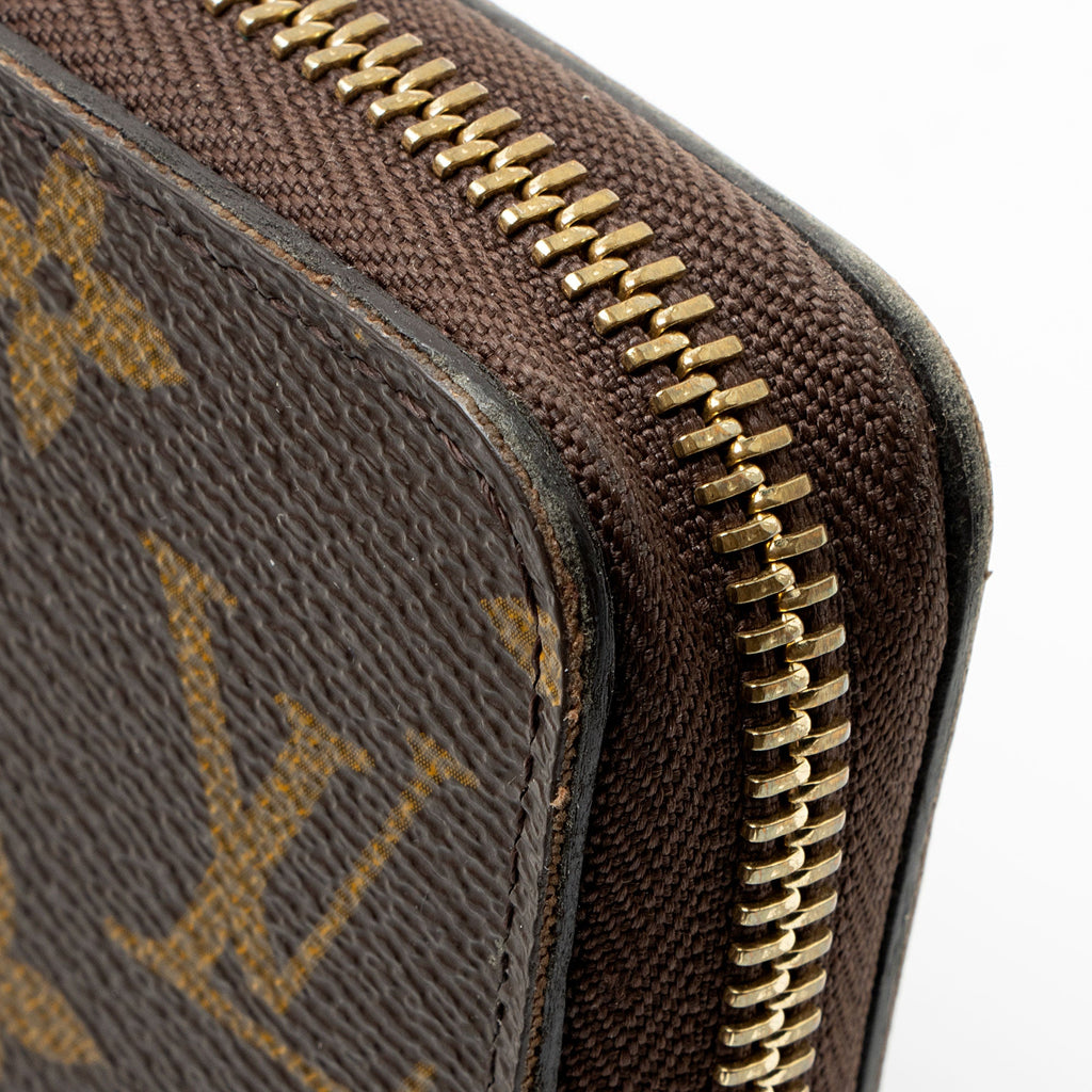 Louis Vuitton Monogram Canvas Zippy Wallet