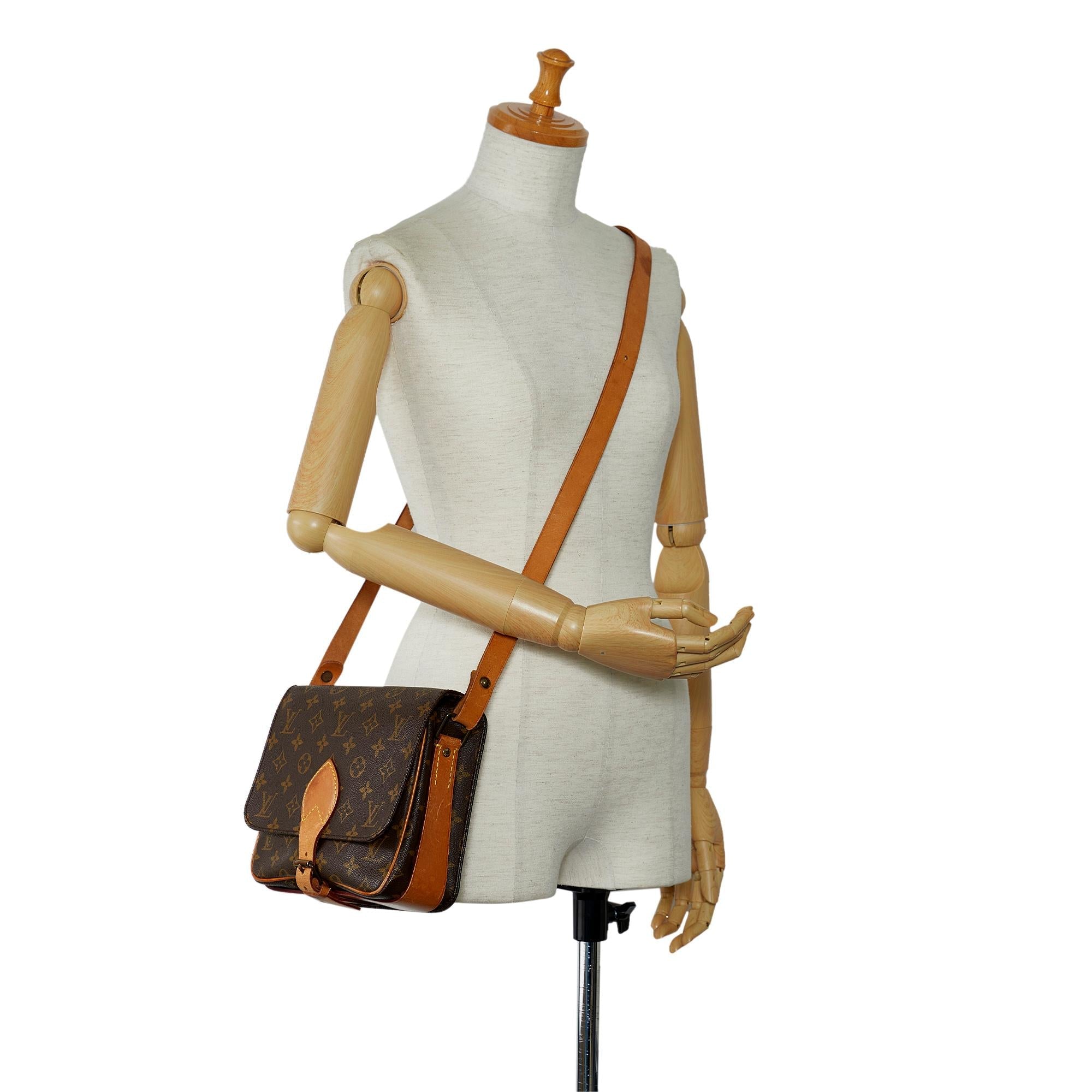 Louis Vuitton Monogram Cartouchiere MM (SHG-4FmNRV)