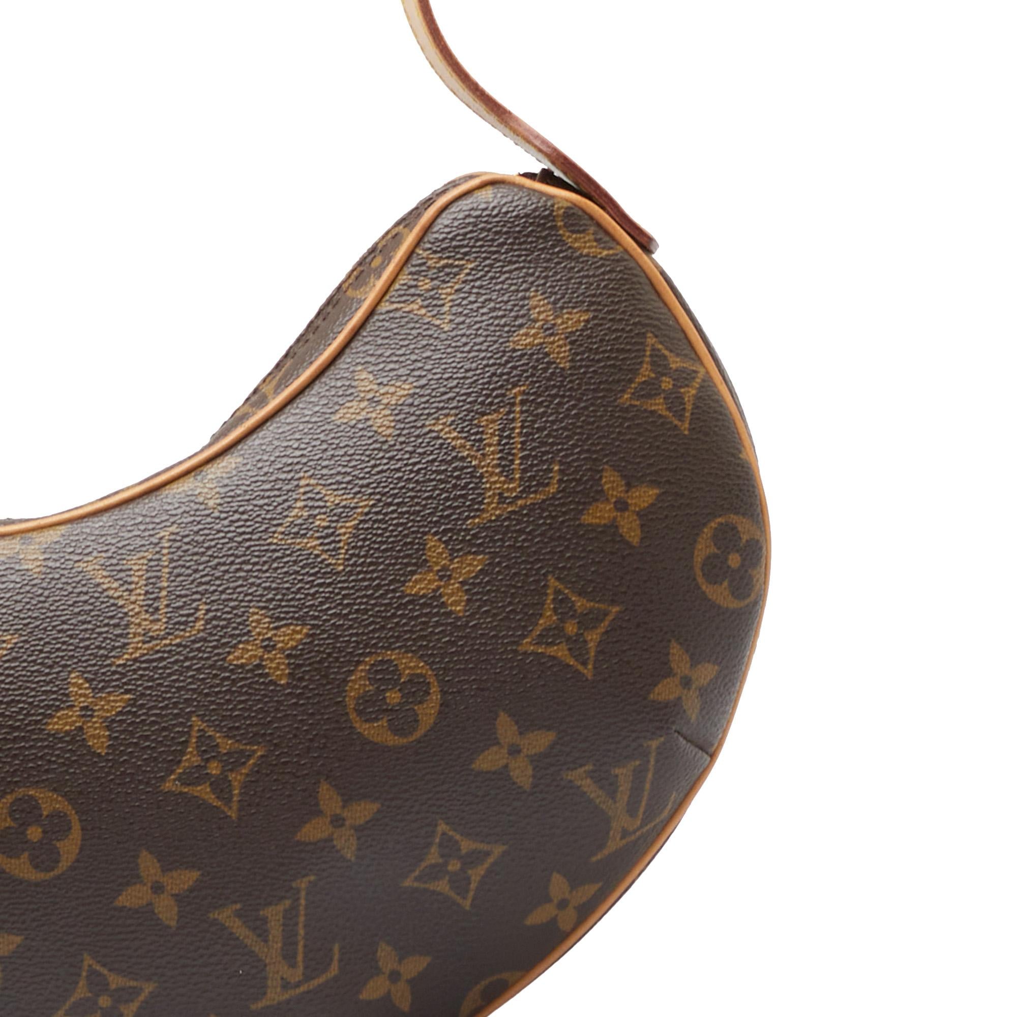 Louis Vuitton Monogram Croissant PM (SHG-m8mnNE)