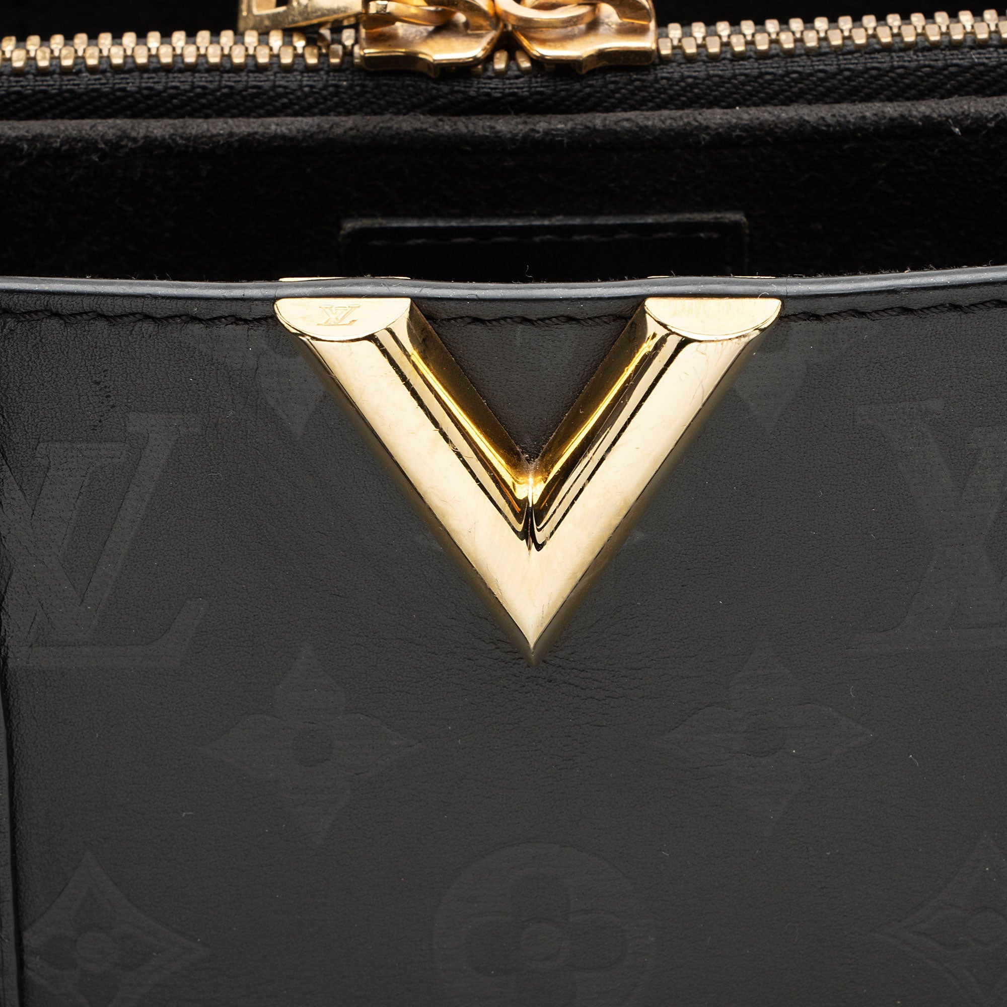 Louis Vuitton Monogram Cuir Plume Very MM Tote