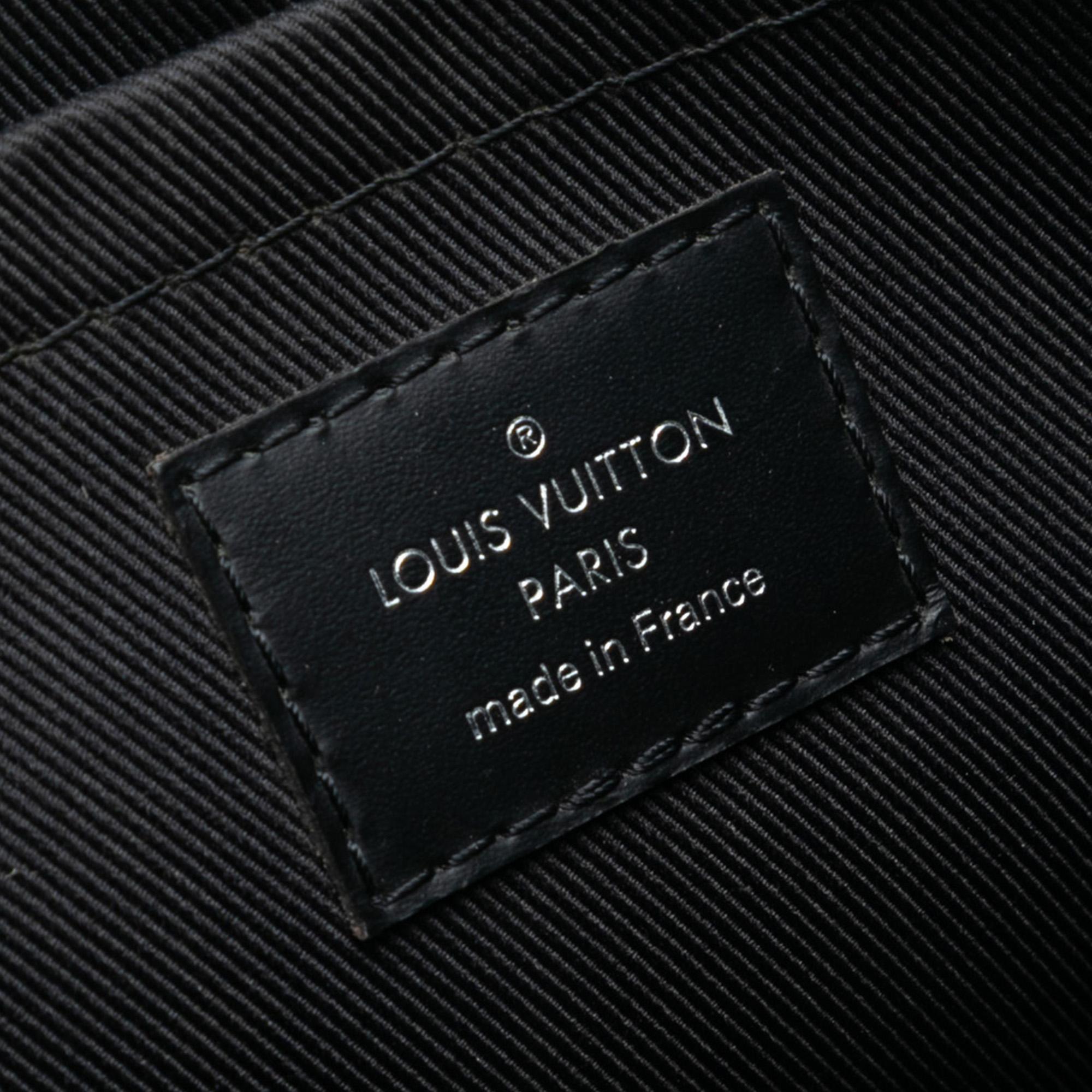 Louis Vuitton Monogram Eclipse Discovery Pochette GM
