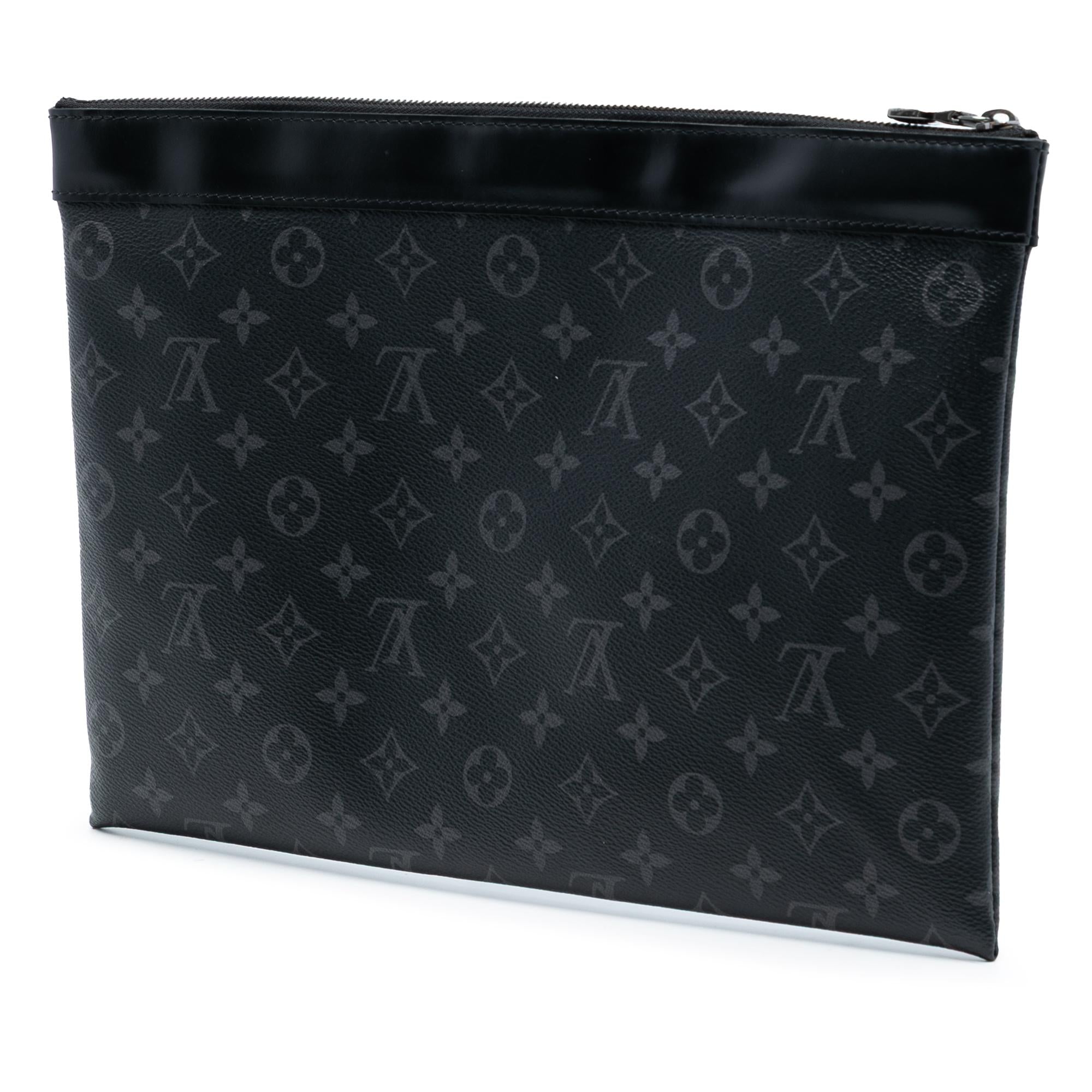 Louis Vuitton Monogram Eclipse Discovery Pochette GM