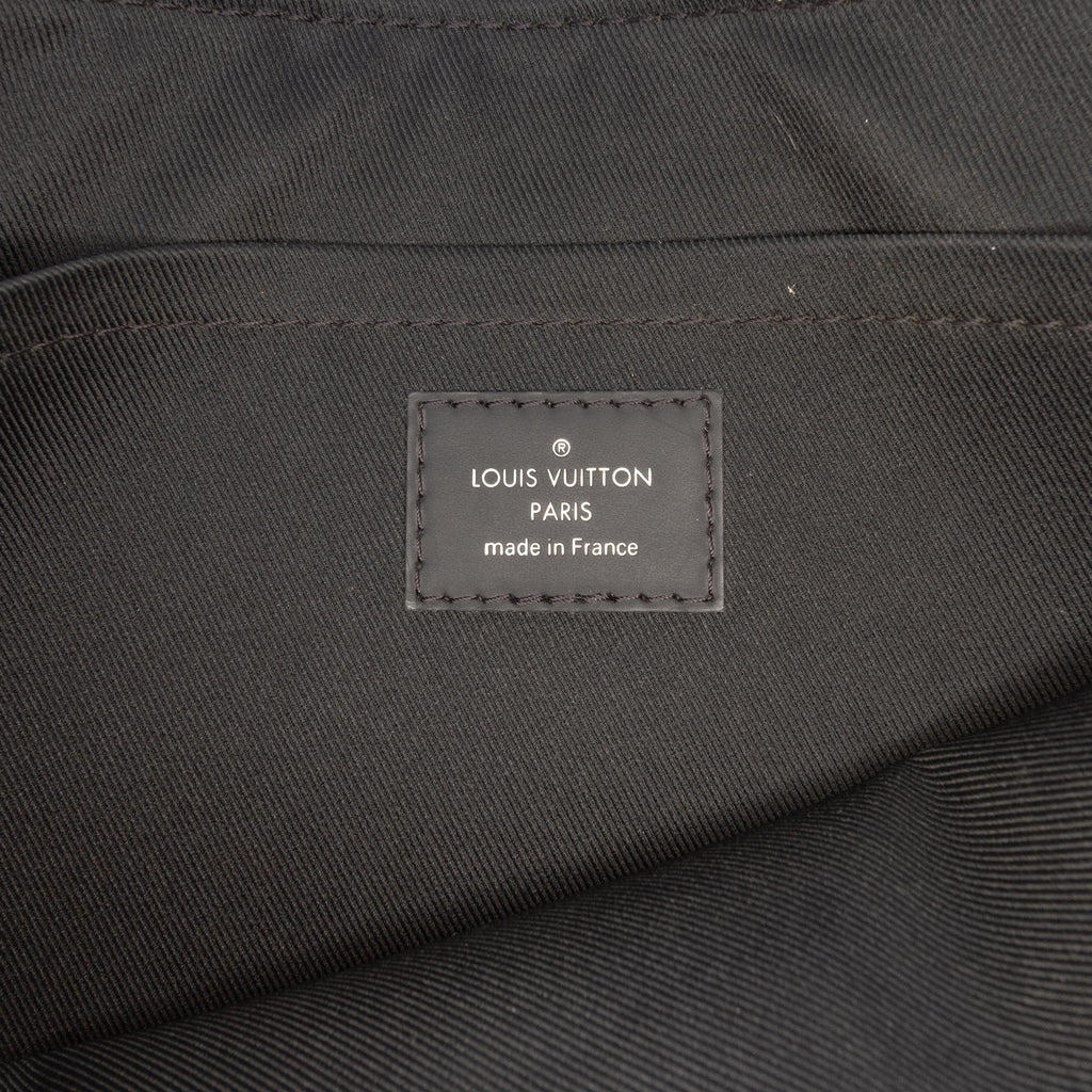 Louis Vuitton Monogram Eclipse Discovery Pochette GM