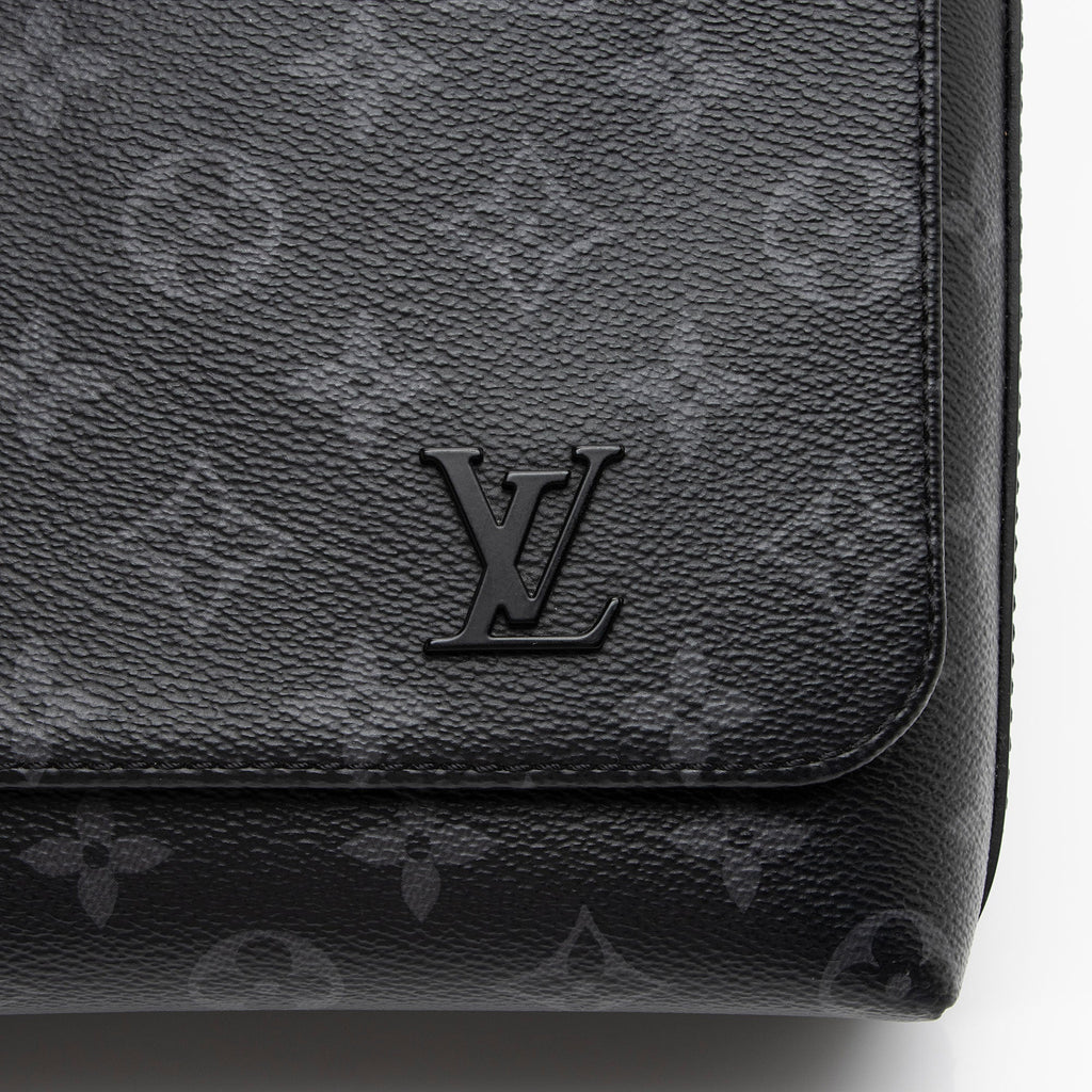 Louis Vuitton Monogram Eclipse District PM Messenger (SHF-vwUUWv)