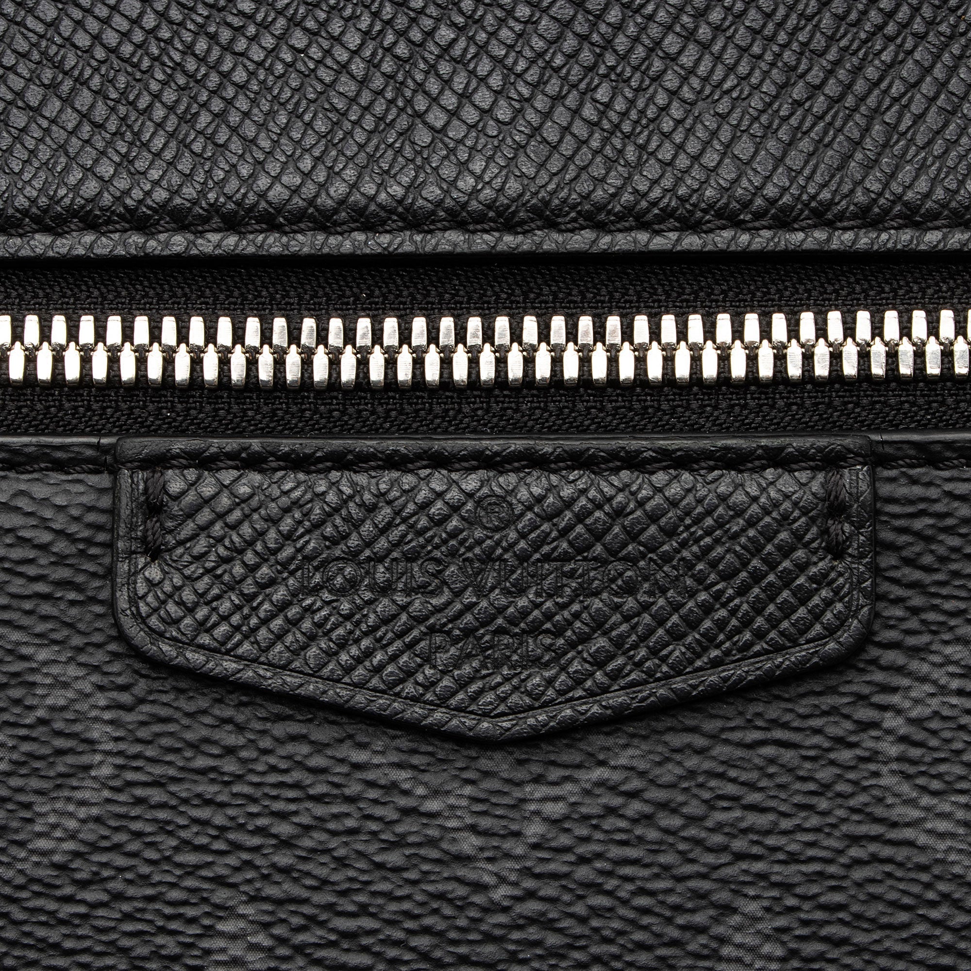 Louis Vuitton Monogram Eclipse Taiga Leather Outdoor Messenger Bag (SHF-u7xRKn)