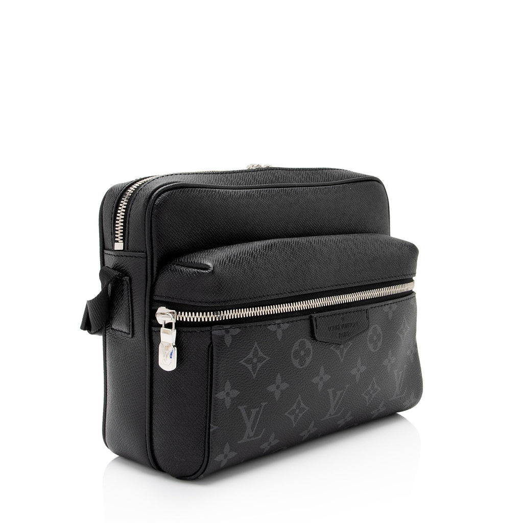 Louis Vuitton Monogram Eclipse Taiga Leather Outdoor Messenger Bag (SHF-UR0YAs)