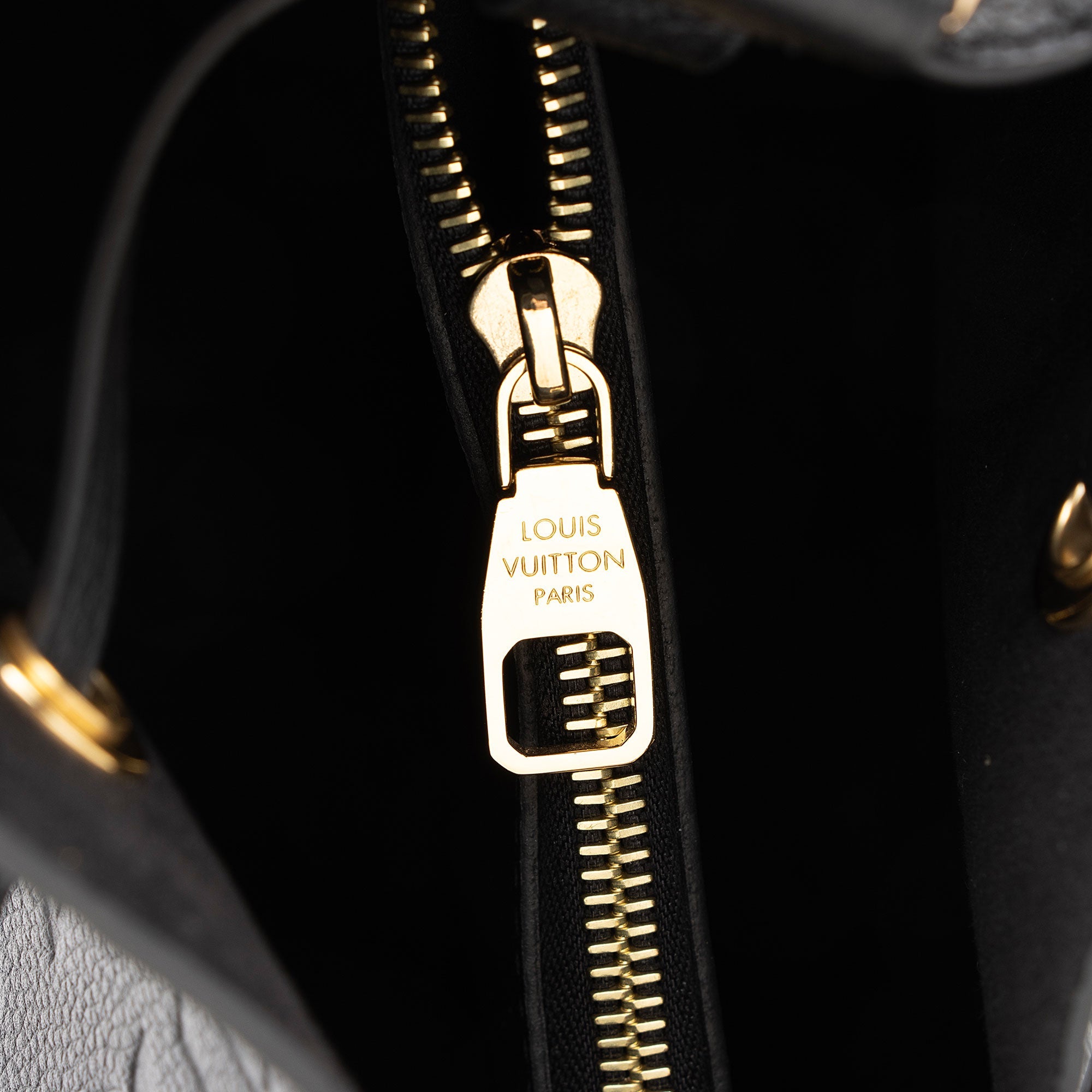 Louis Vuitton Monogram Empreinte Neonoe MM Shoulder Bag
